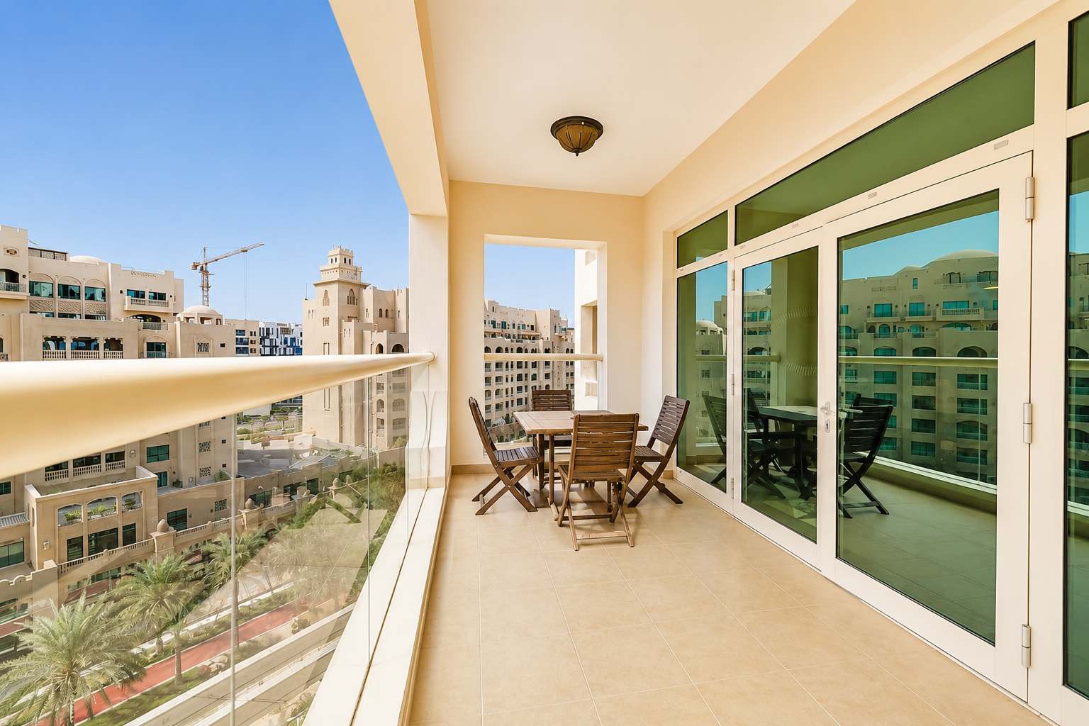 2BR Palm Jumeirah: Beach Access & Balcony Views - Image 17