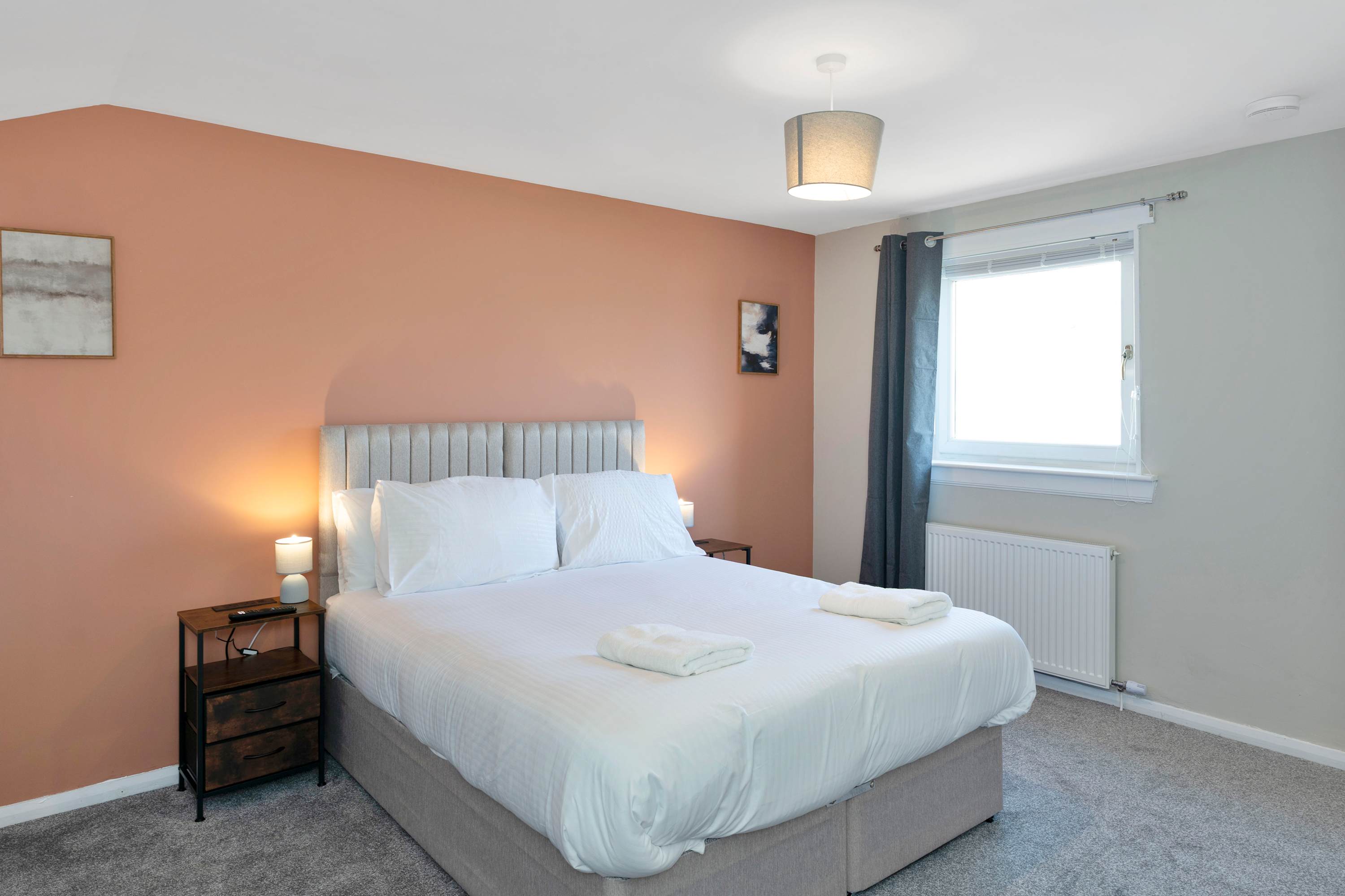 Family & Contractor Stay - Parking - Nr Edinburgh in 100 ladywell EH54 6HS - Property image 16 - VivreStays