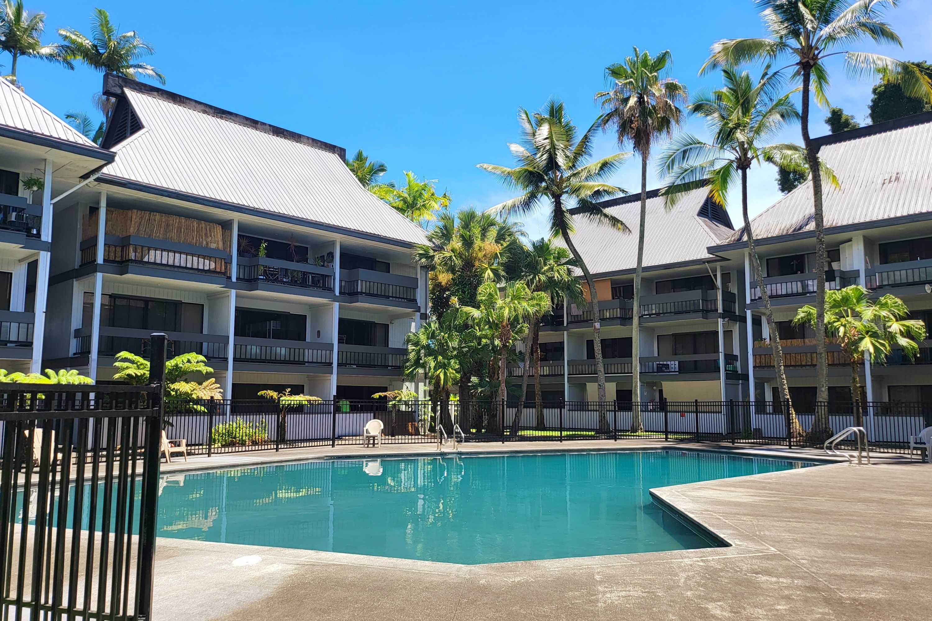 Hilo Town Condo | Pool, A/C & Minutes to Airport