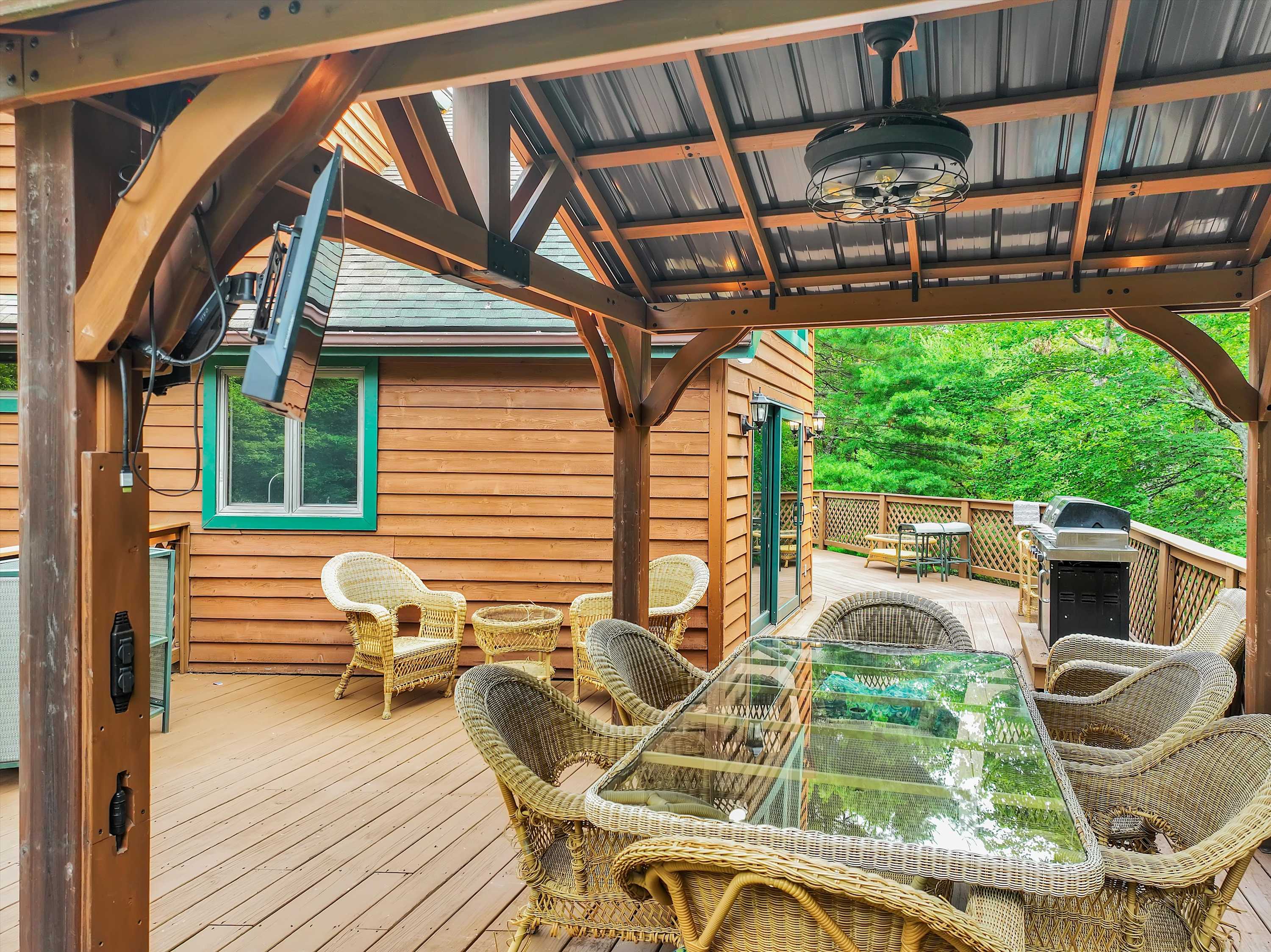 Pocono Cabin Retreat | Hot Tub |Firepit |Game Room
