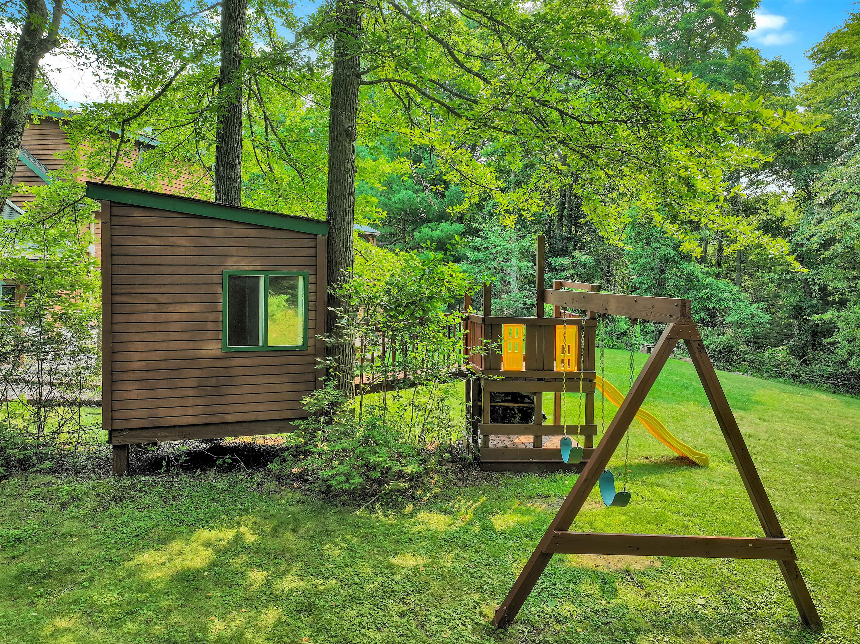 Pocono Cabin Retreat | Hot Tub |Firepit |Game Room