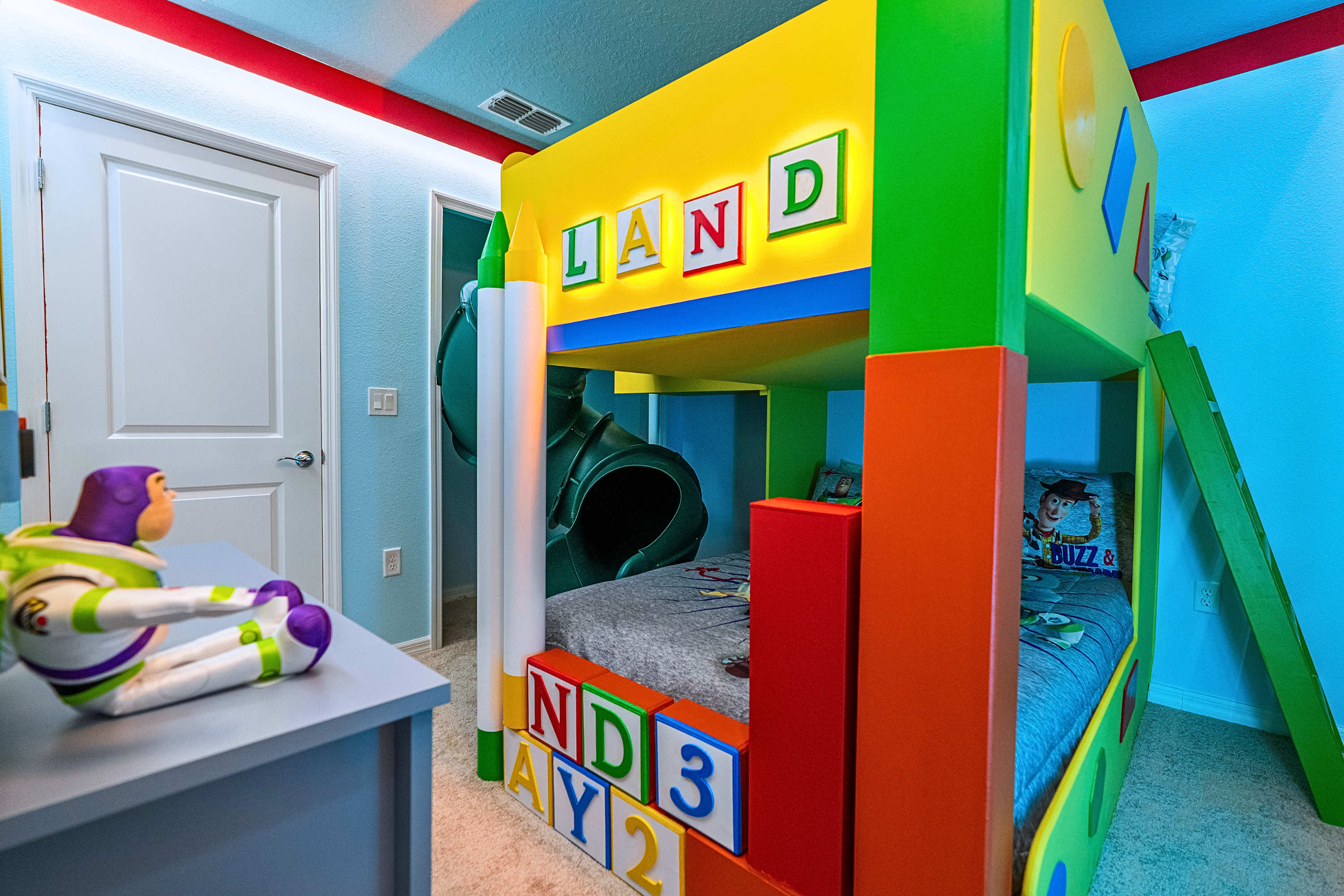 Fuel their imagination with sturdy, comfortable bunk beds framed by colorful Toy Story theme