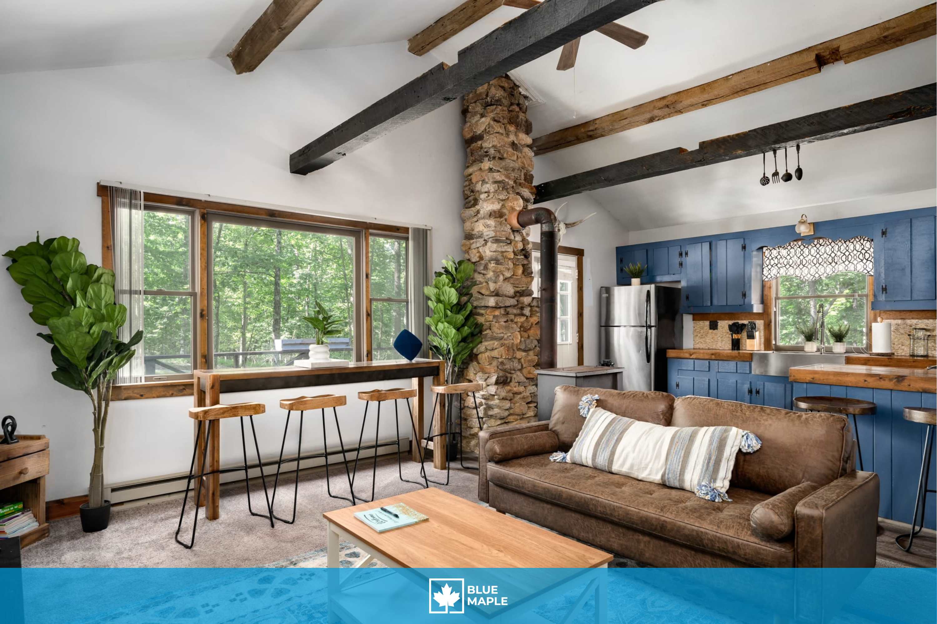 Cozy cabin w/ hot tub, backyard & BBQ grill