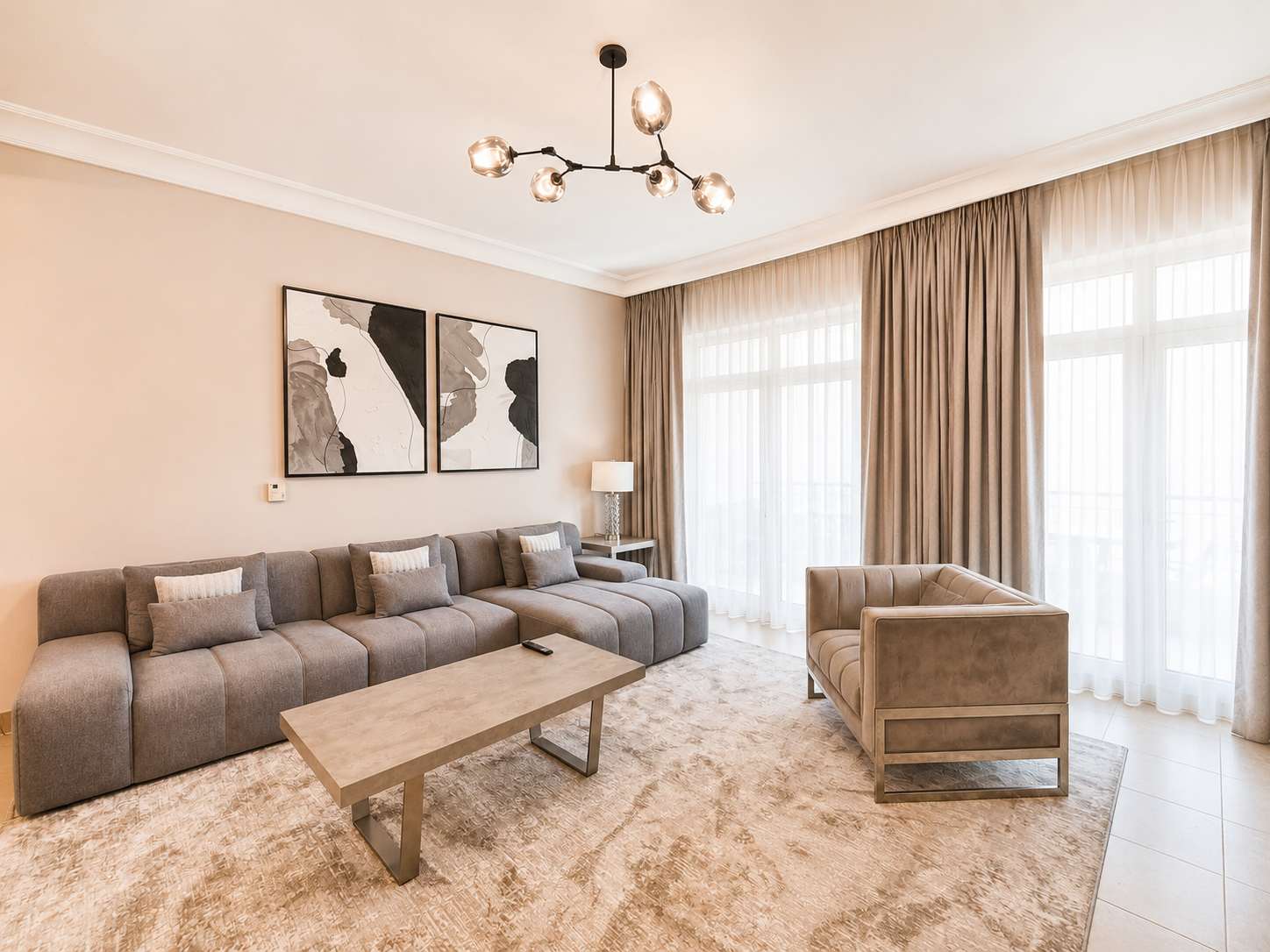 Newly Renovated Spacious Beachfront 2 Bed in Palm Jumeirah - Image 3