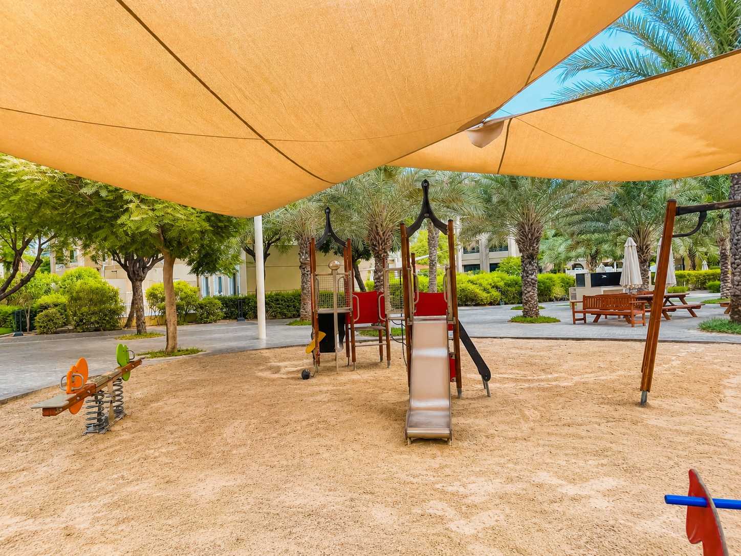 Elegant 3BR Apartment in Dubai Greens with Garden View - Image 35