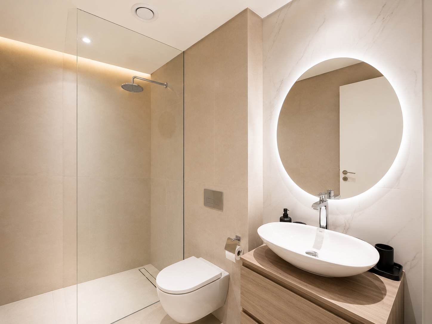 Elegant 3BR Apartment in Dubai Greens with Garden View - Image 19