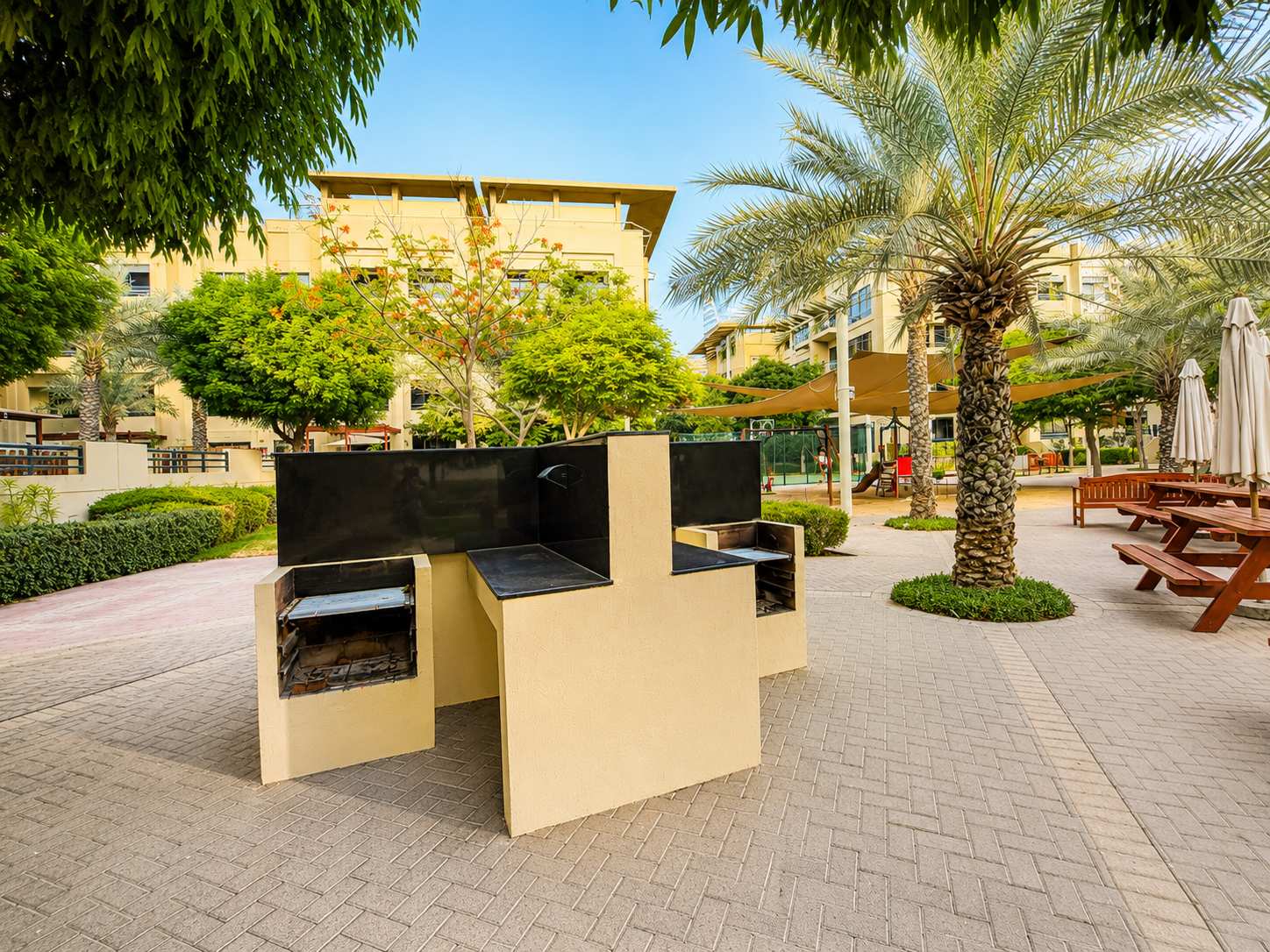 Elegant 3BR Apartment in Dubai Greens with Garden View - Image 36
