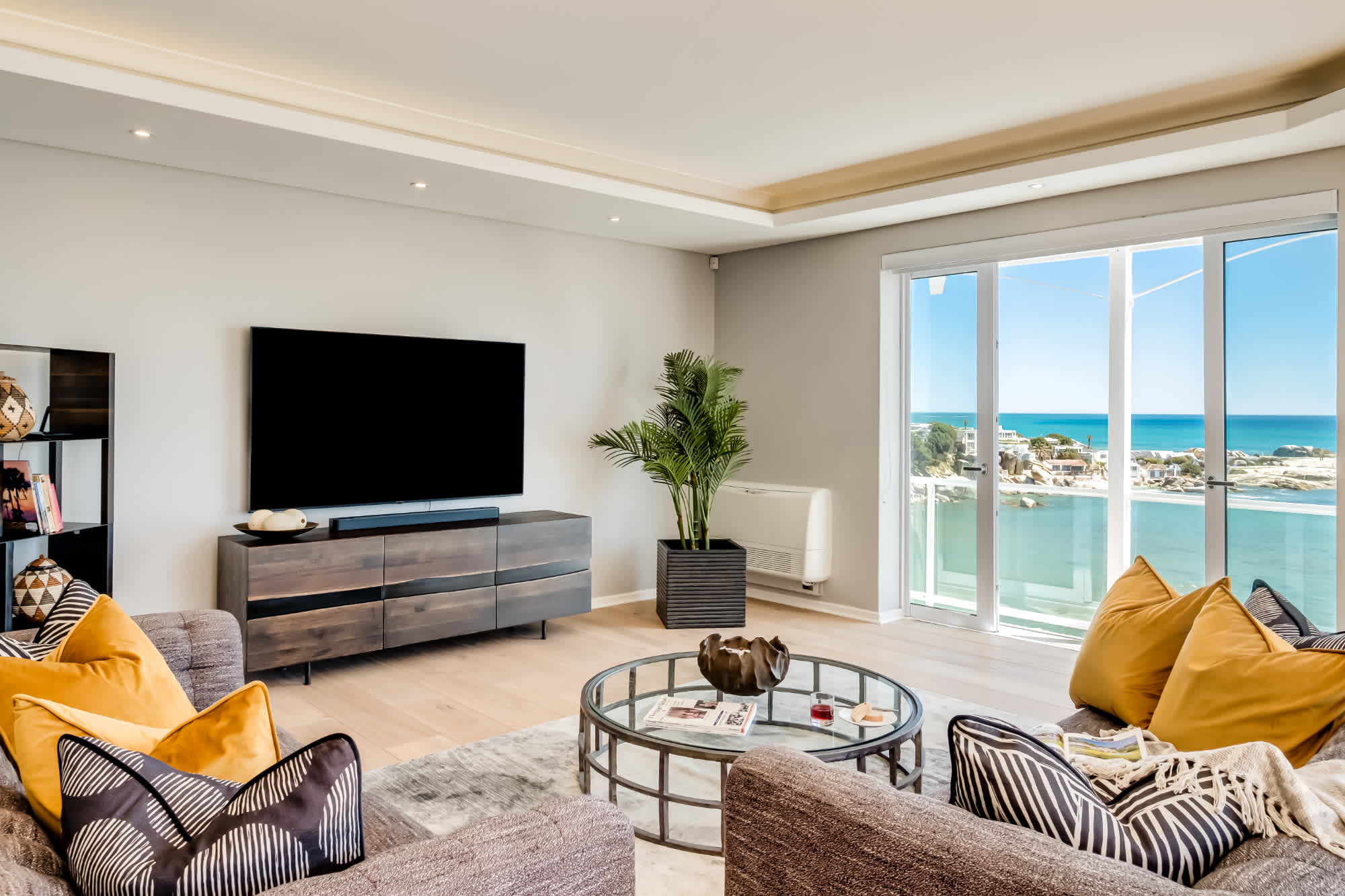 Camps Bay 3bed Pool Views Ocean Penthouse Retreat | Photo 2