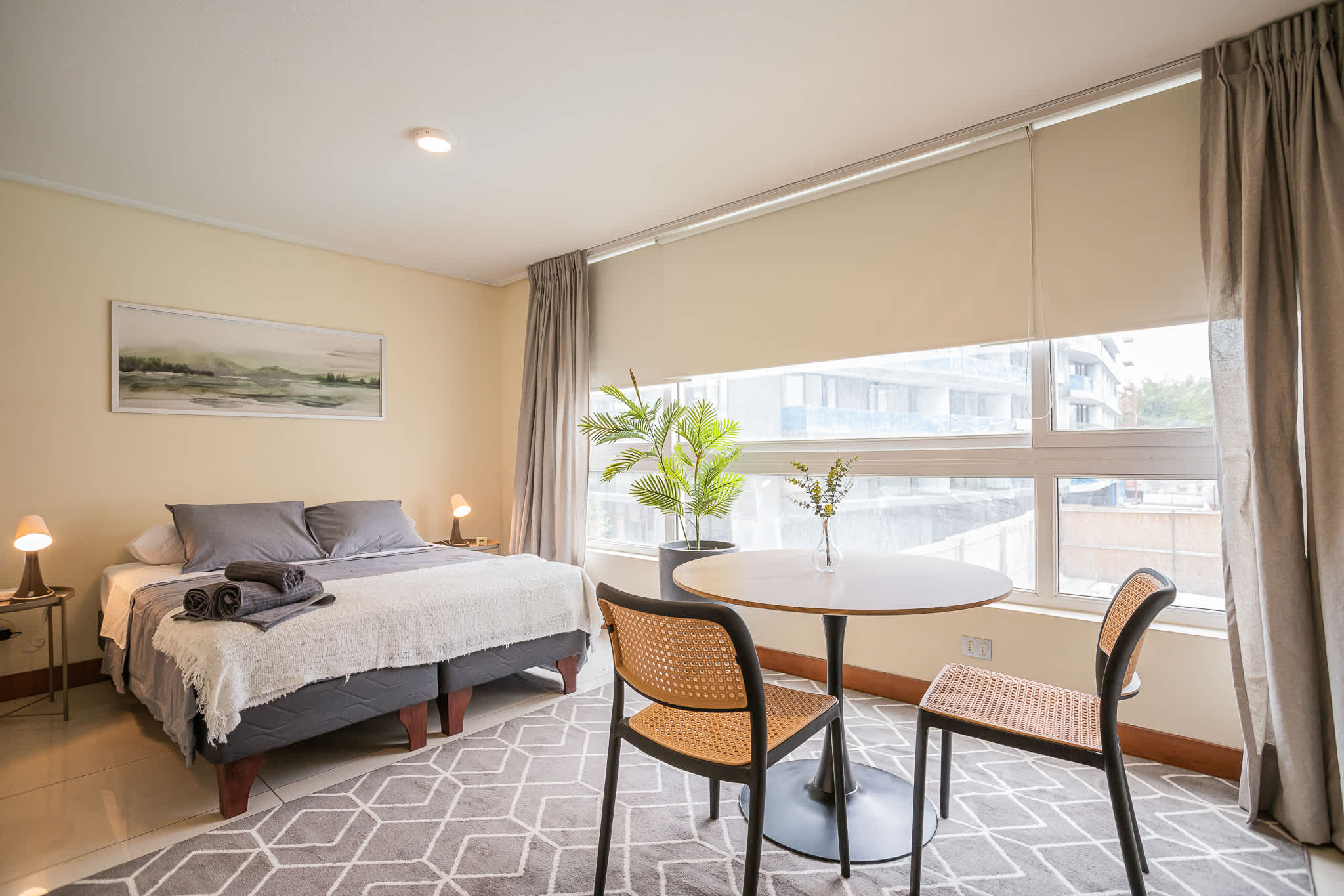 Studio in Las Condes: Pool, Gym & Prime Location!