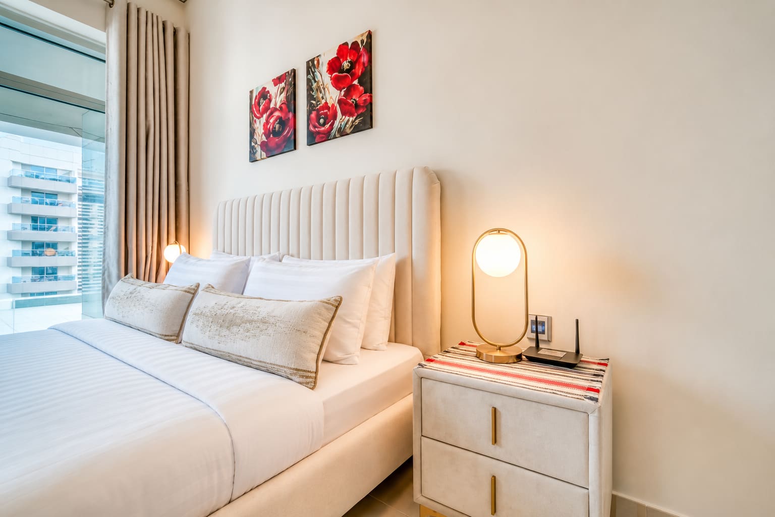 Dubai Marina Luxury: 3BR Apartment with Pool & Gym - Image 17