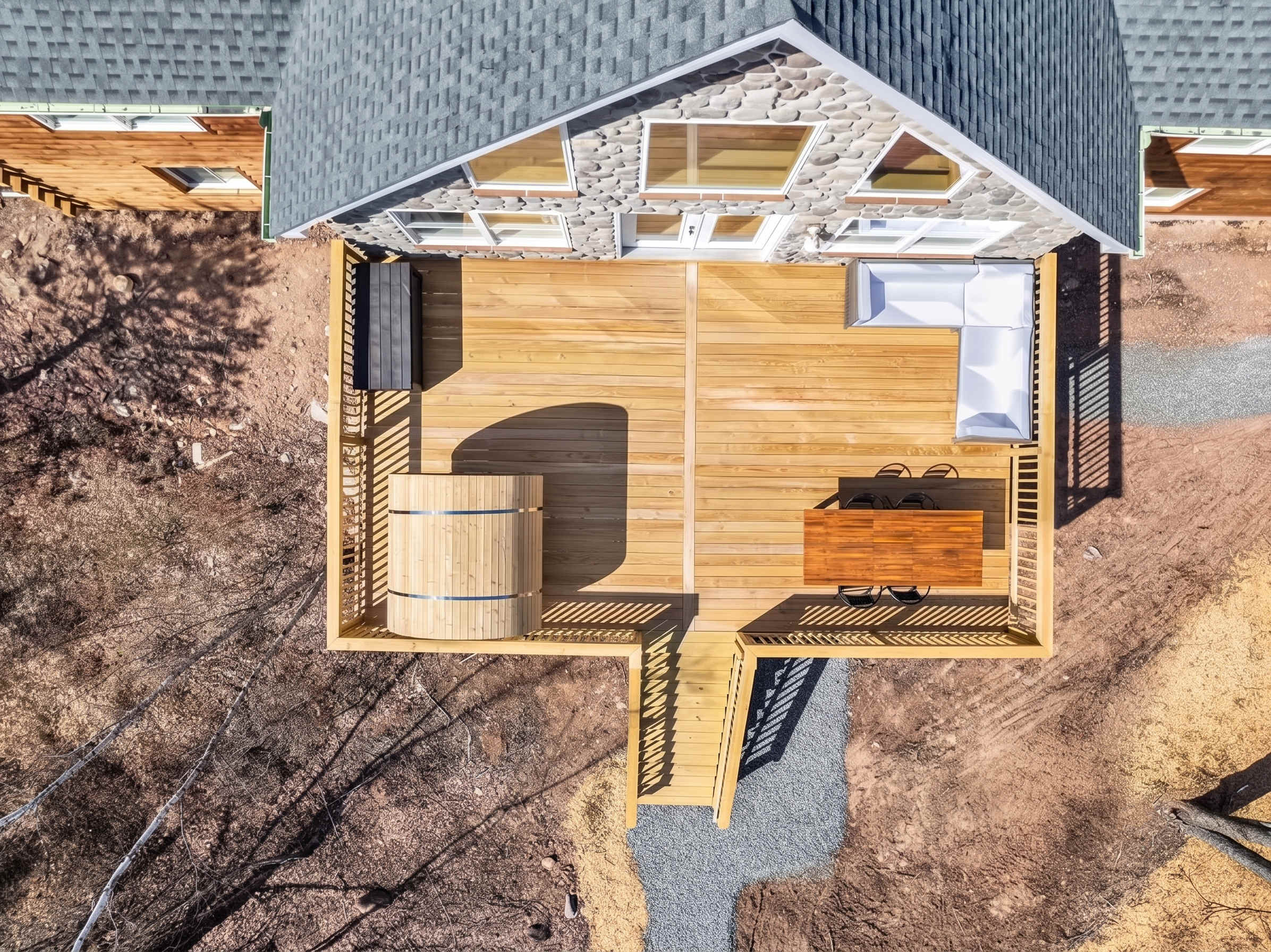 Lake Lux | Lakefront Log Cabin | Hot Tub | Sauna