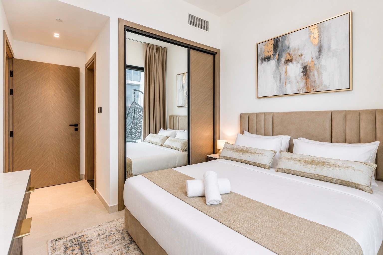 Bingatti Canal 1BR Apartment with Gym & Views - Image 9
