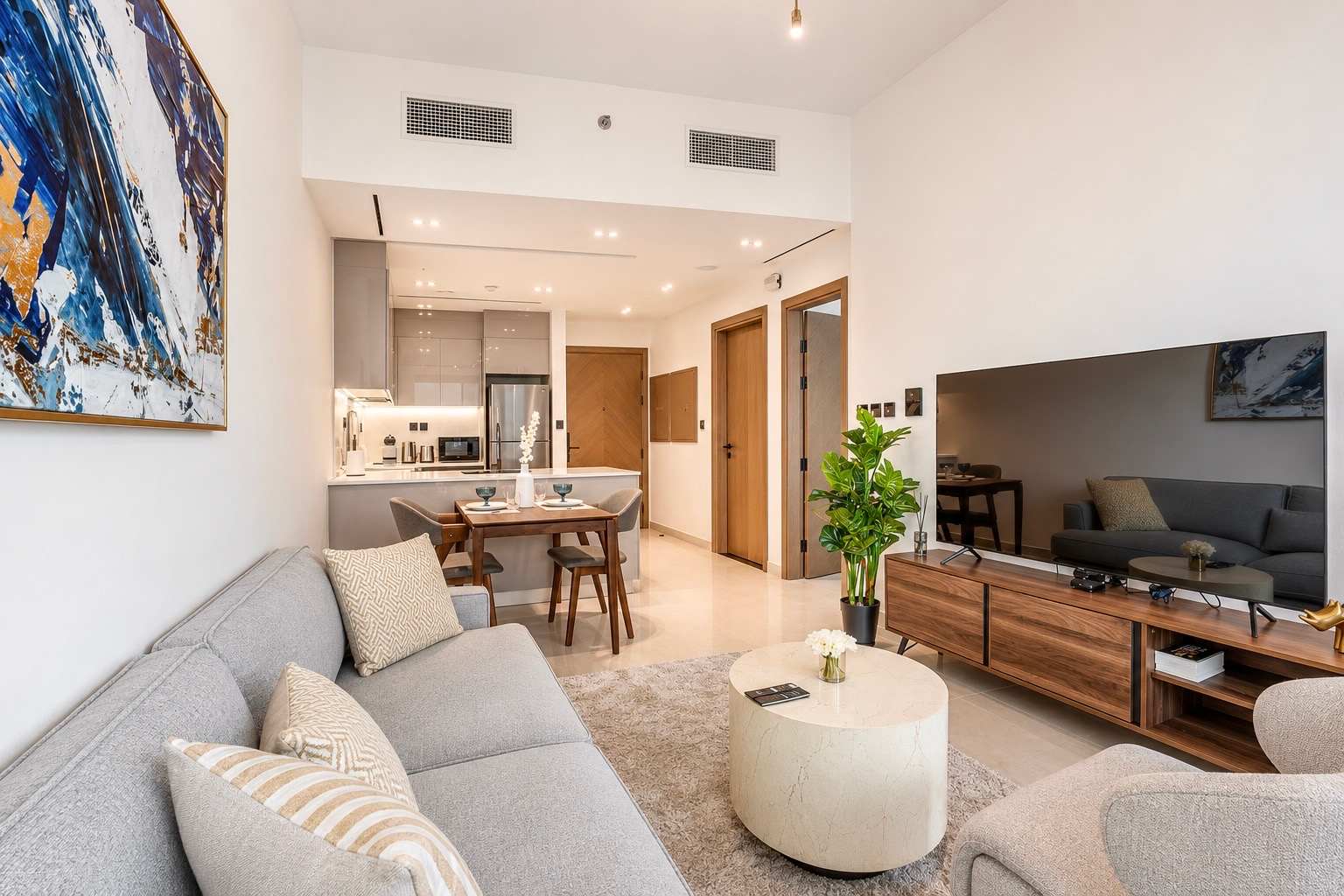 Bingatti Canal 1BR Apartment with Gym & Views - Image 4