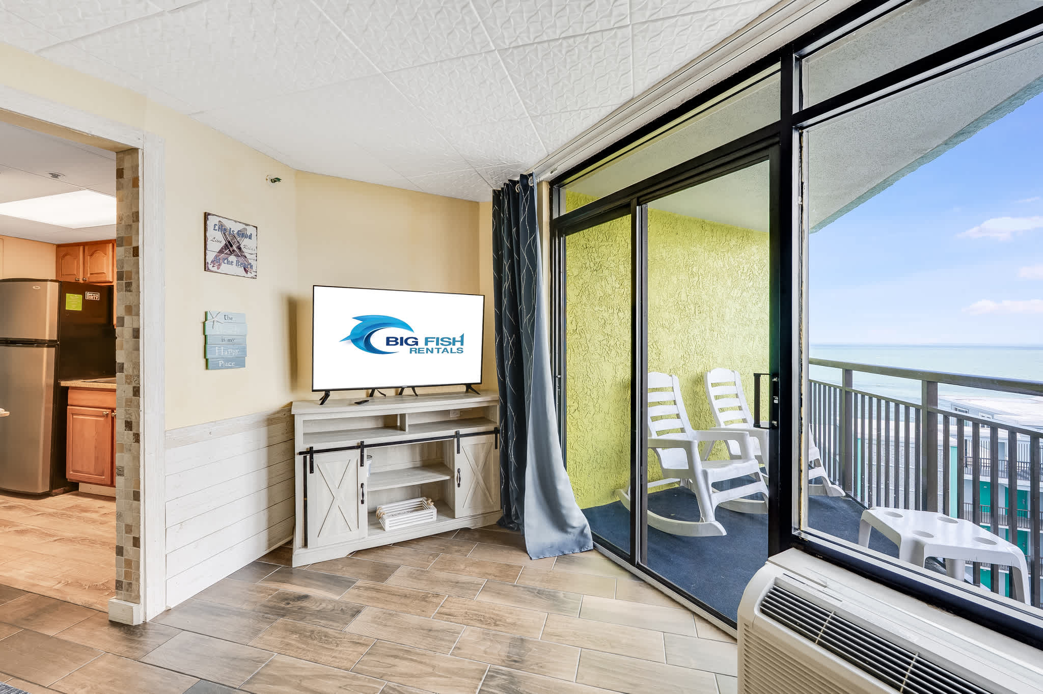 Oceanfront Condo With Pools & Hot Tub - Myrtle Beach, SC