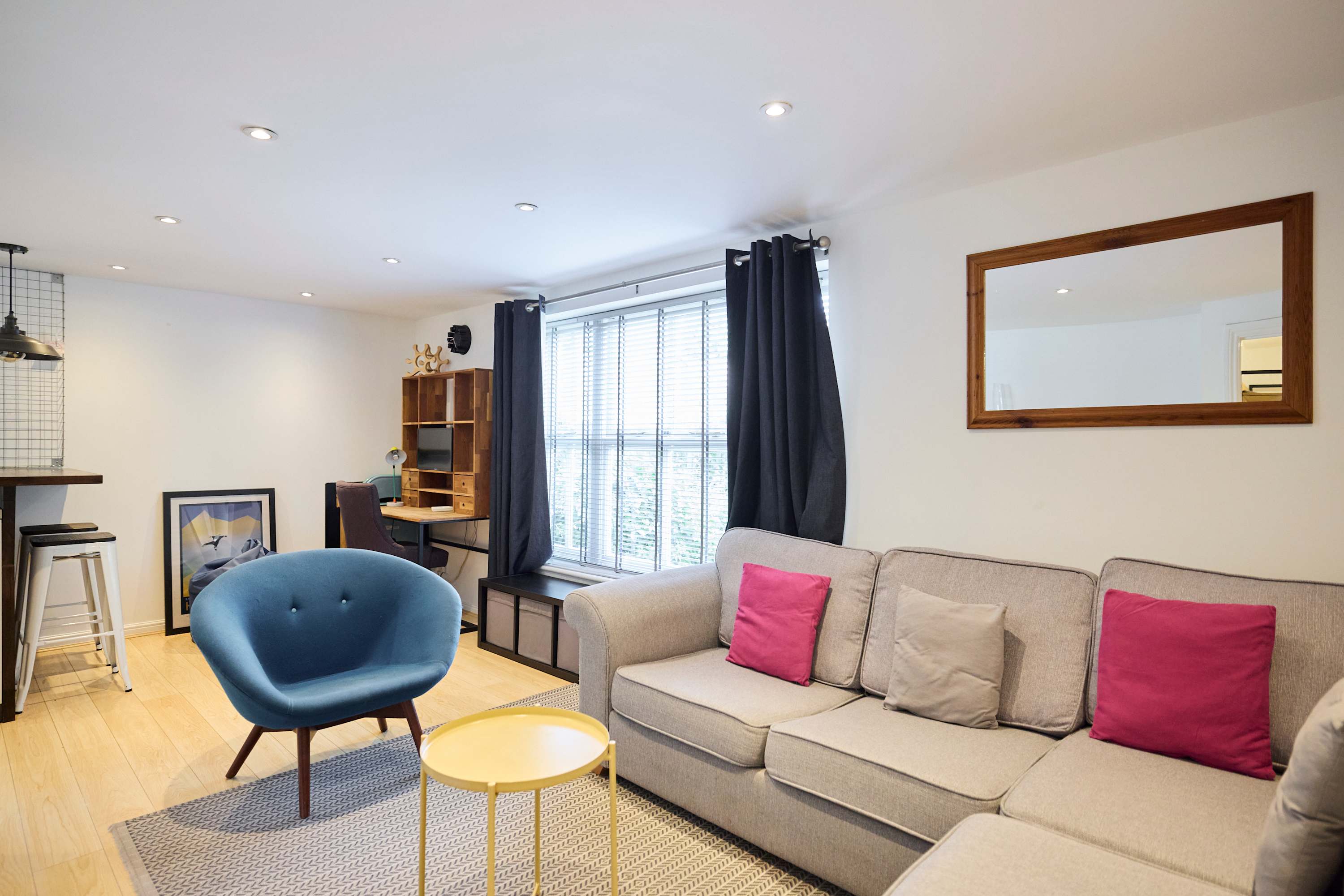 View Meet Me in Willesden Green in Mapeshill Place 21 NW2 5LA Meet Me in Willesden Green in Mapeshill Place 21 NW2 5LA - Property image 5 - VivreStays