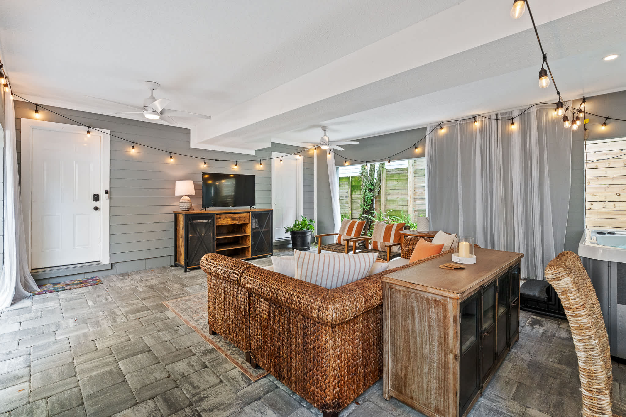 The Cottage Nook l Hot Tub l Mins to DNTN  — photo 9