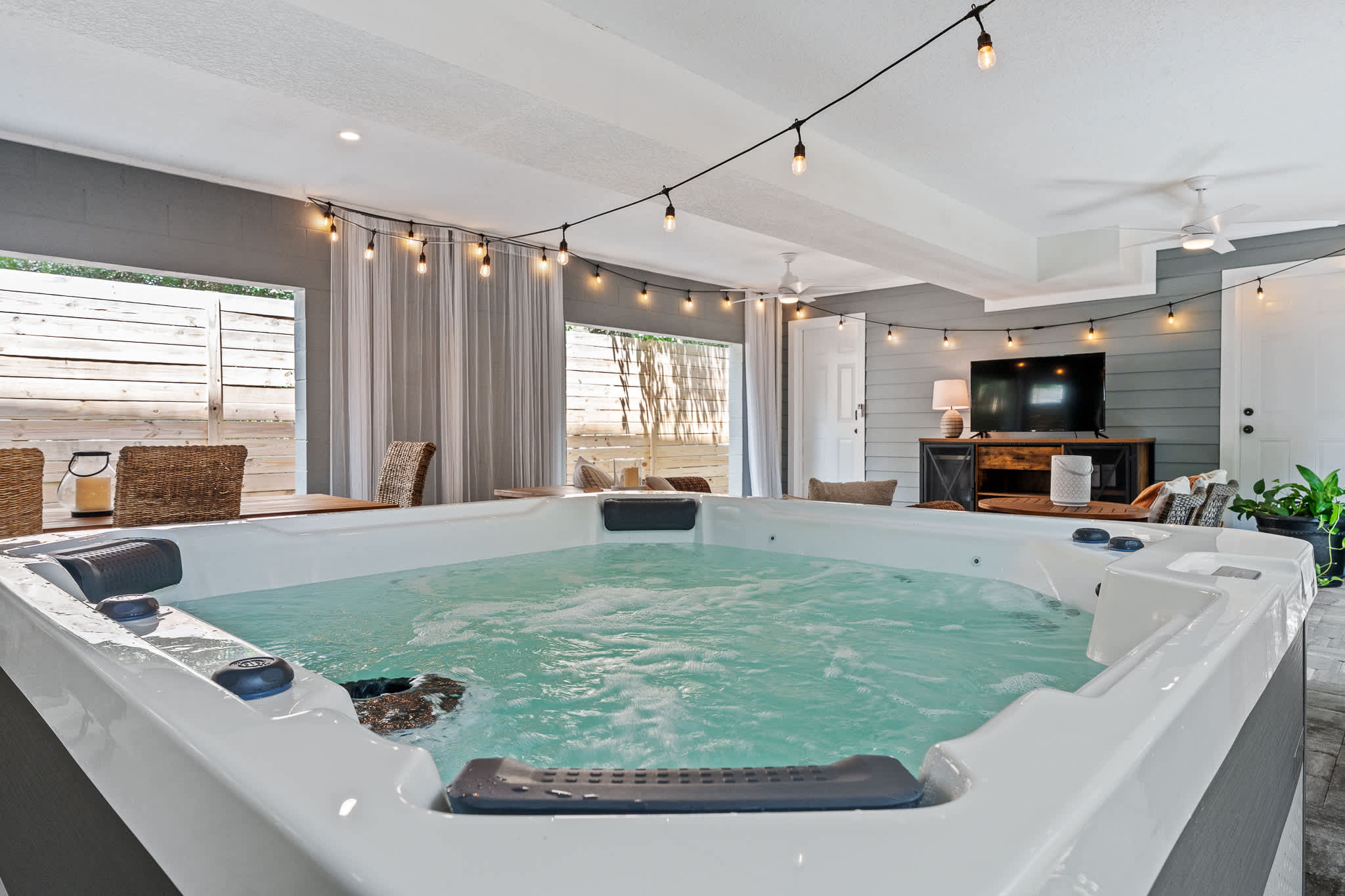 The Cottage Nook l Hot Tub l Mins to DNTN 