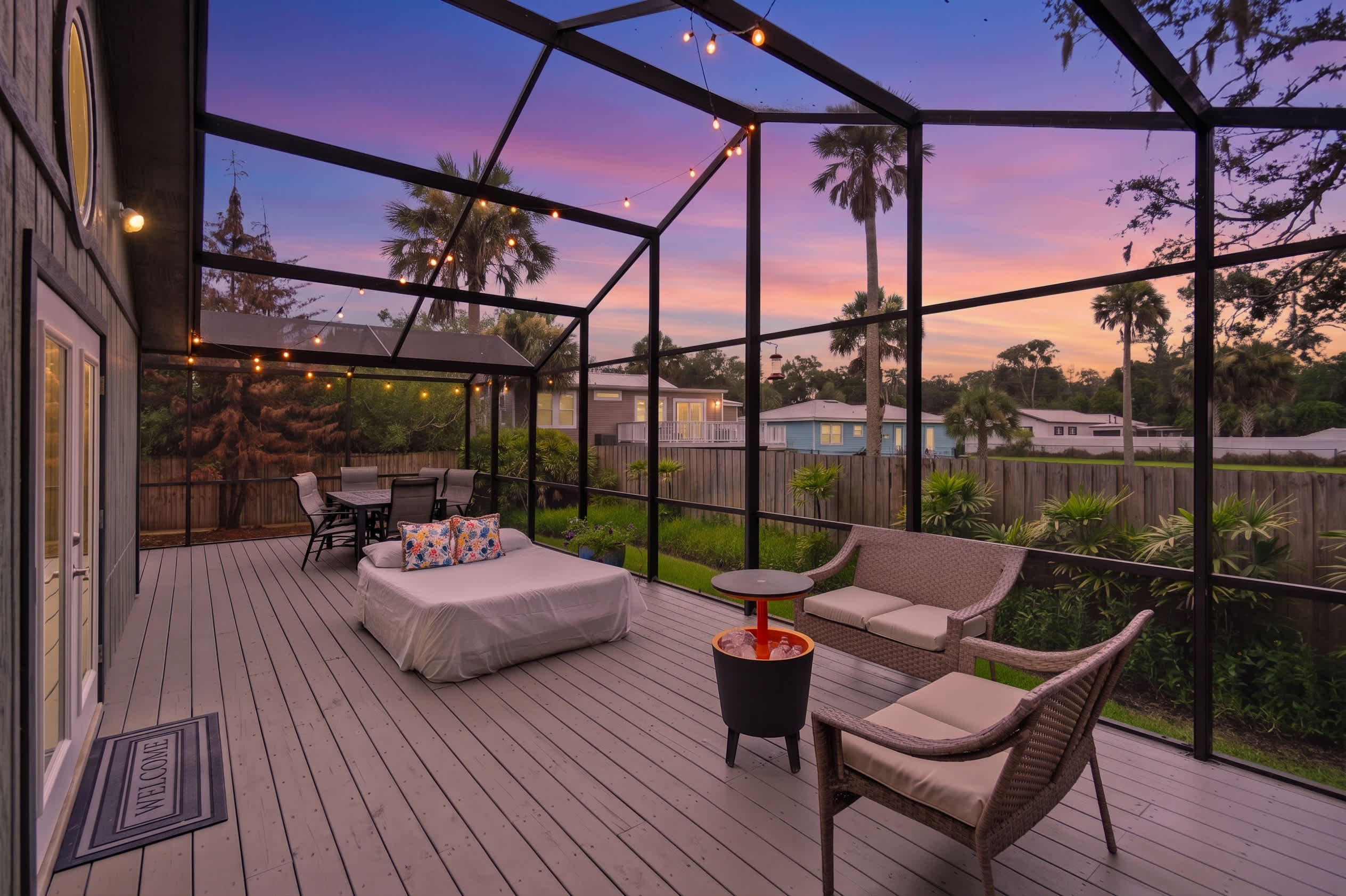 Family Friendly, Pizza Oven & BBQ, Near Downtown