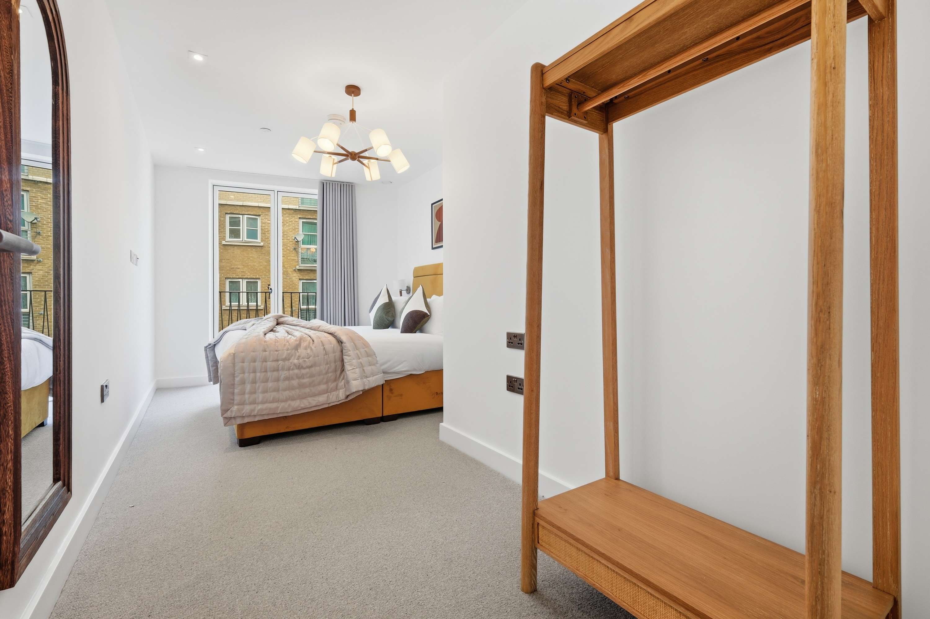 1-Min to Limehouse, Modern Apartment w/ Full