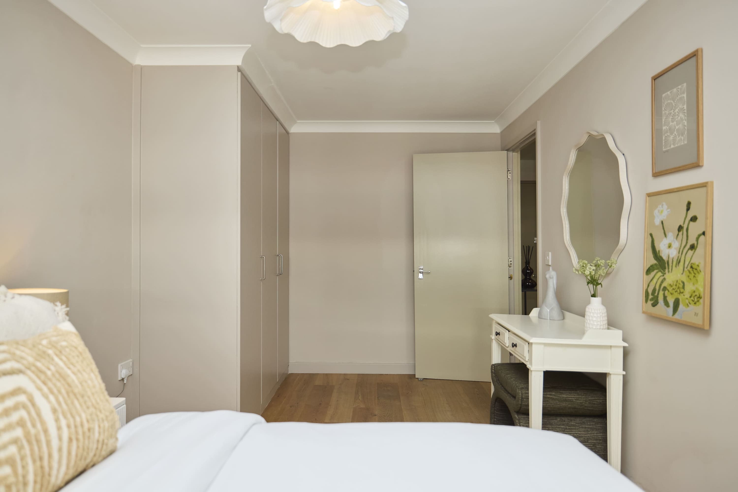 First Act on Fulham Road in Flat 505, Sir Oswald Stoll Mansions, 446 Fulham Road SW6 1DS - Property image 14 - VivreStays