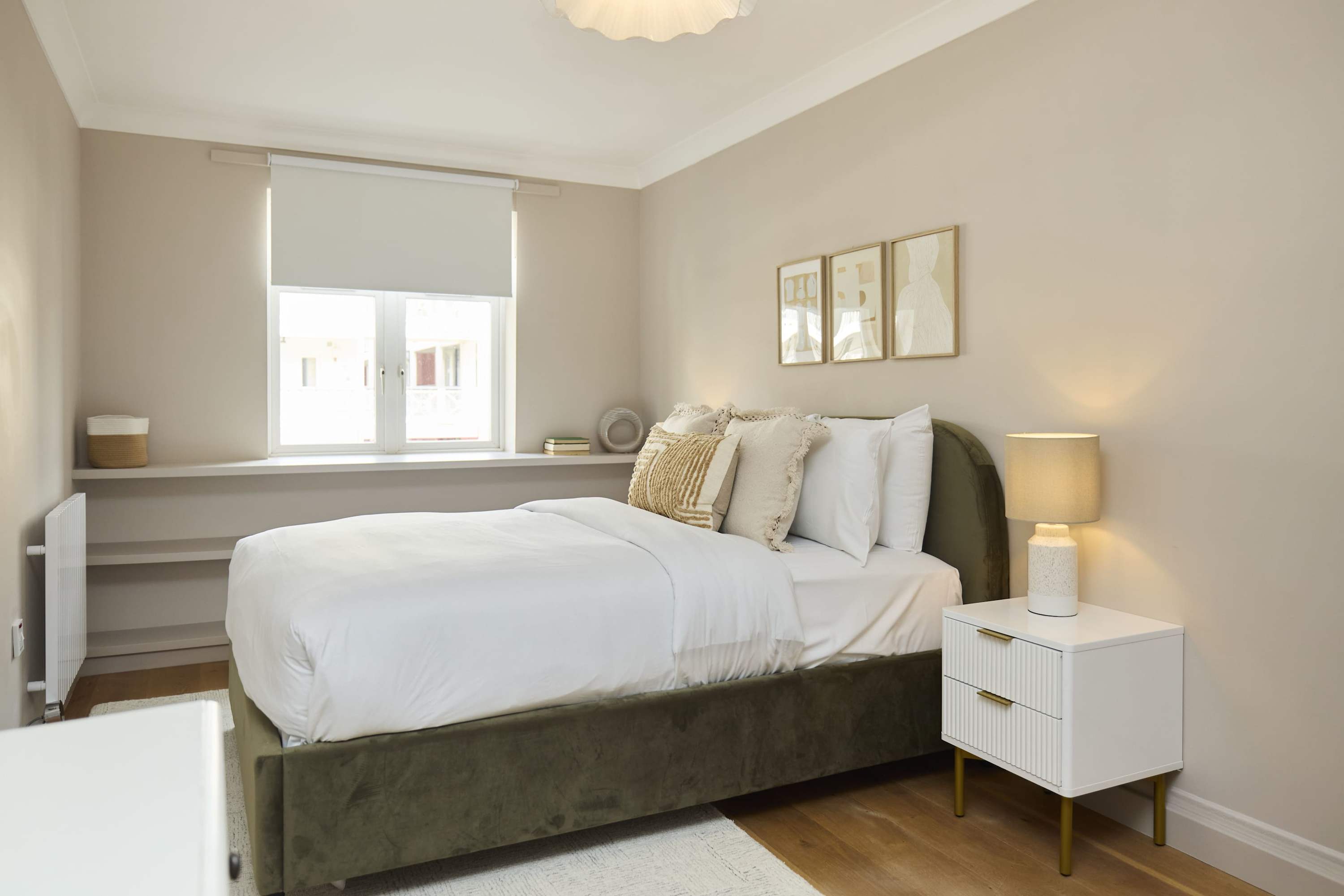First Act on Fulham Road in Flat 505, Sir Oswald Stoll Mansions, 446 Fulham Road SW6 1DS - Property image 11 - VivreStays