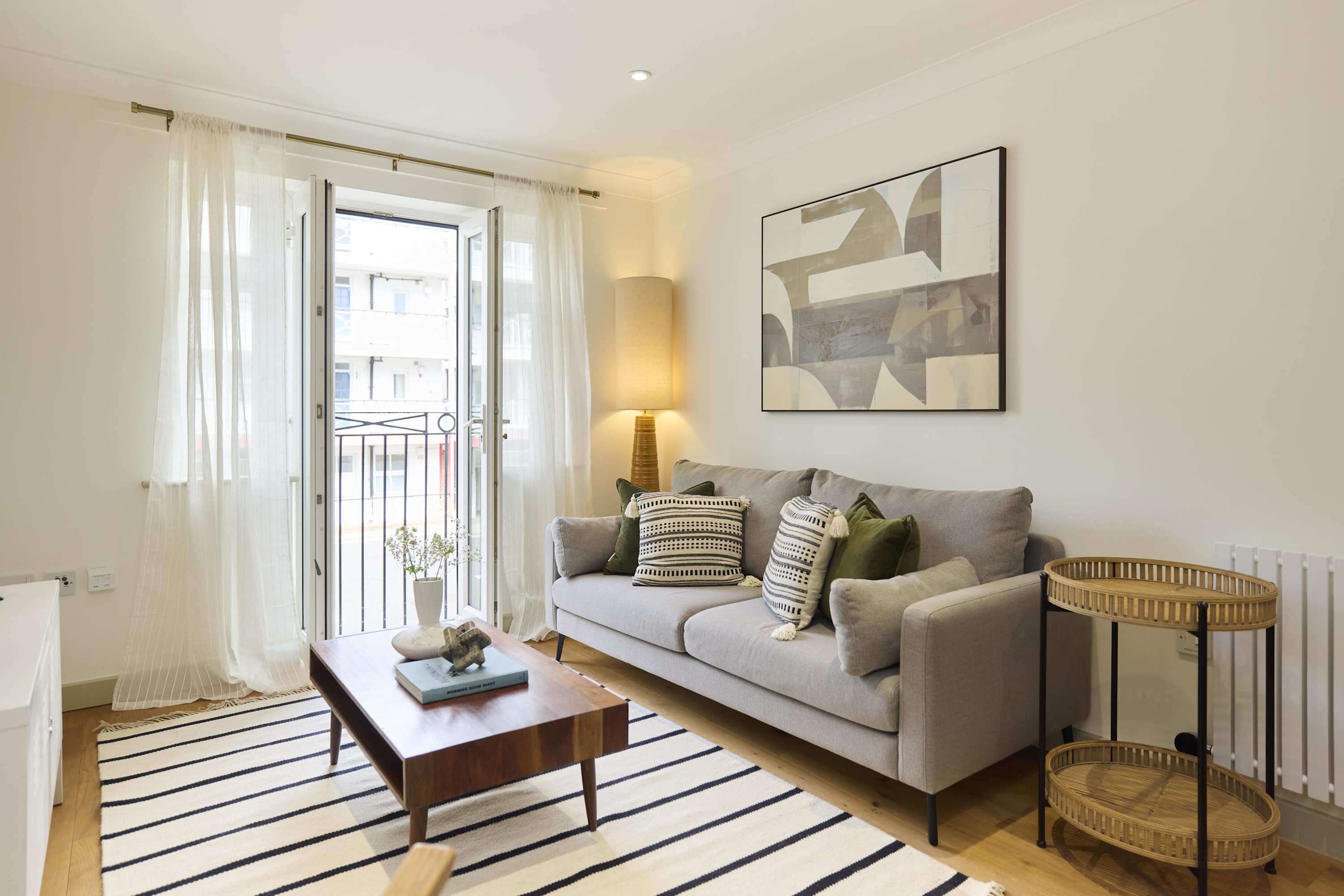 First Act on Fulham Road in Flat 505, Sir Oswald Stoll Mansions, 446 Fulham Road SW6 1DS - Property image 2 - VivreStays