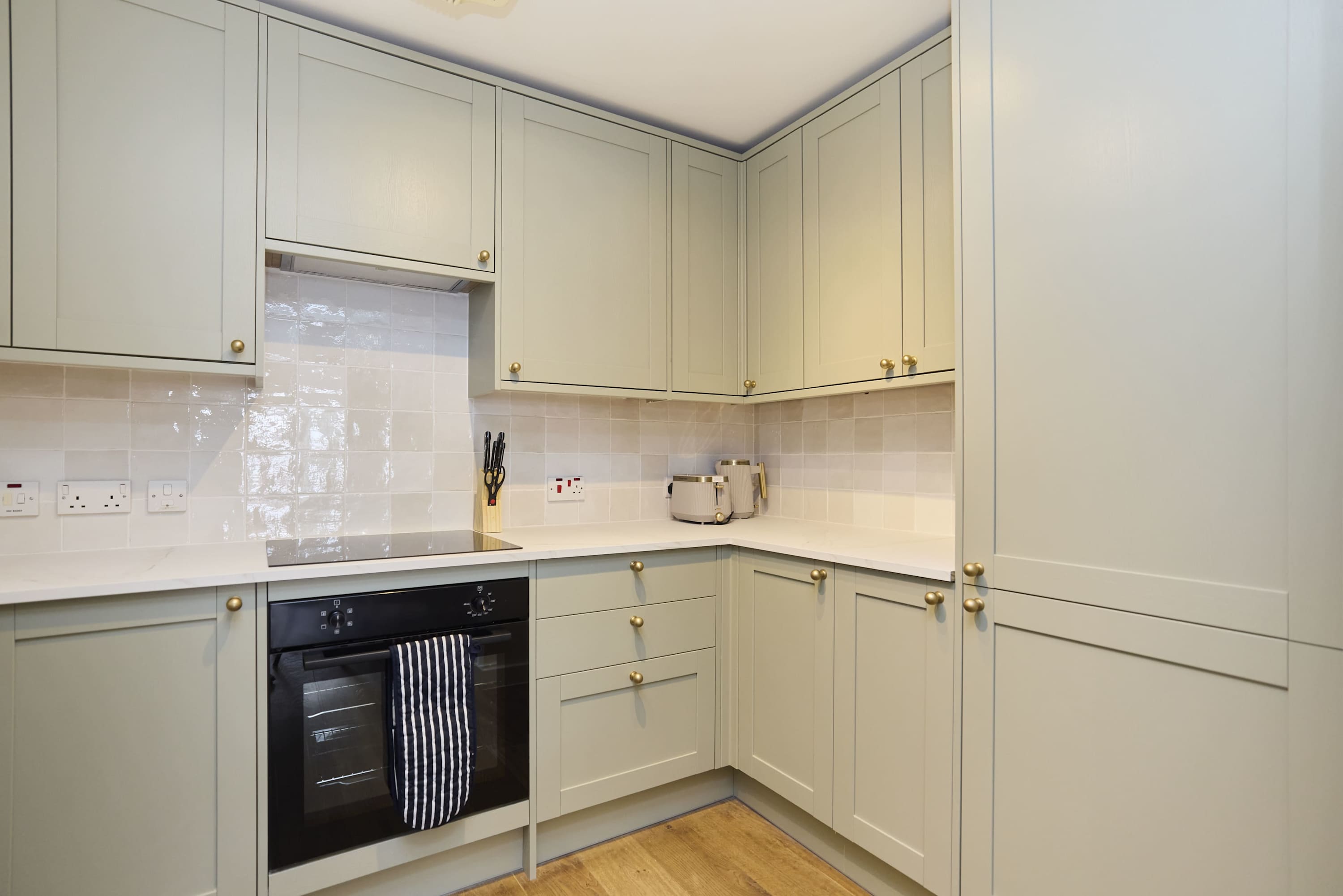 First Act on Fulham Road in Flat 505, Sir Oswald Stoll Mansions, 446 Fulham Road SW6 1DS - Property image 8 - VivreStays