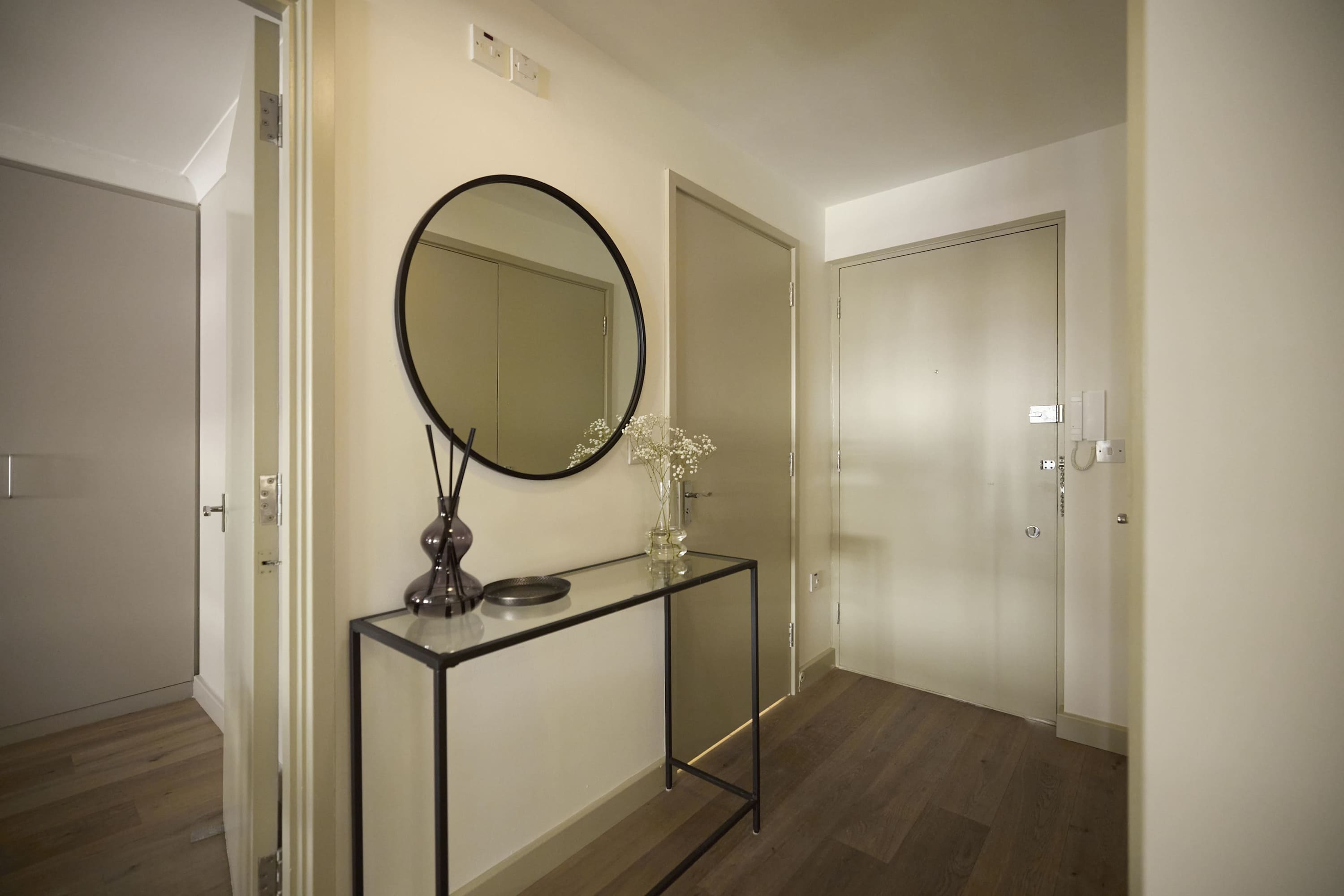 First Act on Fulham Road in Flat 505, Sir Oswald Stoll Mansions, 446 Fulham Road SW6 1DS - Property image 19 - VivreStays
