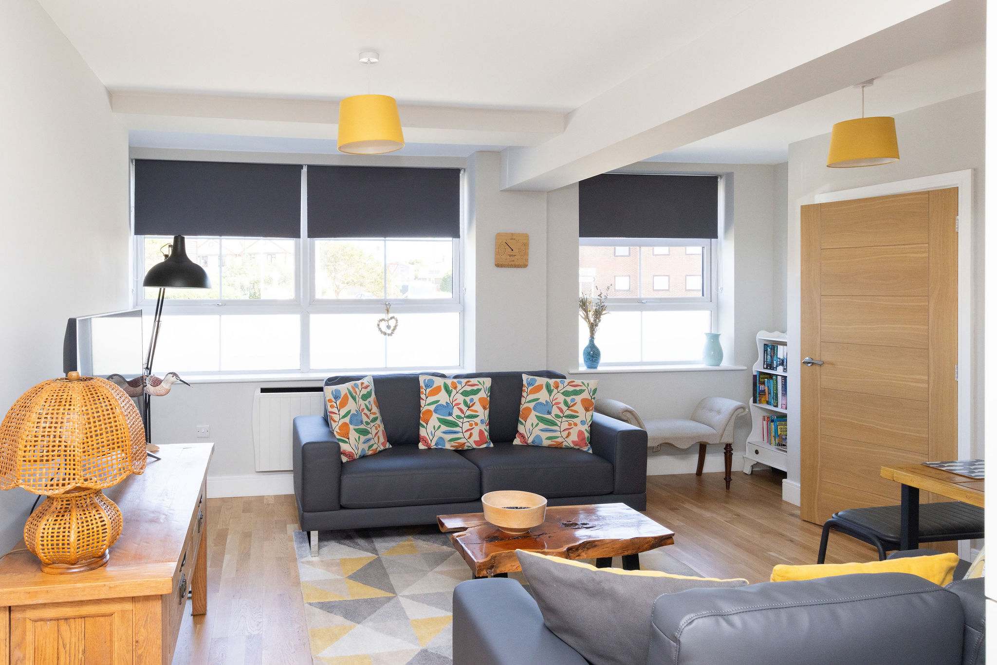 Bright 2-Bed Apartment Near East Wittering Beach