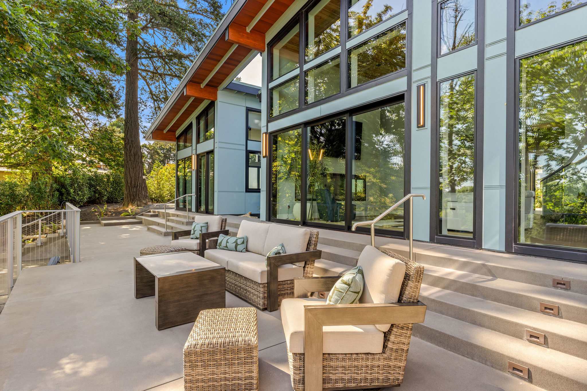 Kingwood - Riverfront Luxury W Private Trails - McMinnville, OR