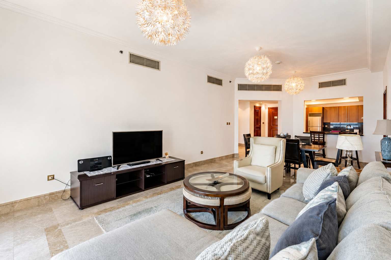 Sea View Beach Front Apartment Fairmont Palm - Image 3