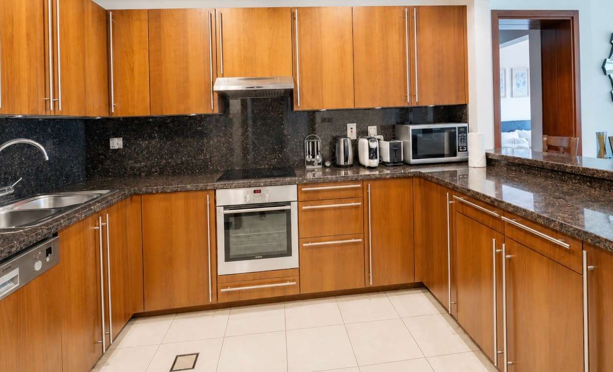 Sea View Beach Front Apartment Fairmont Palm - Image 7