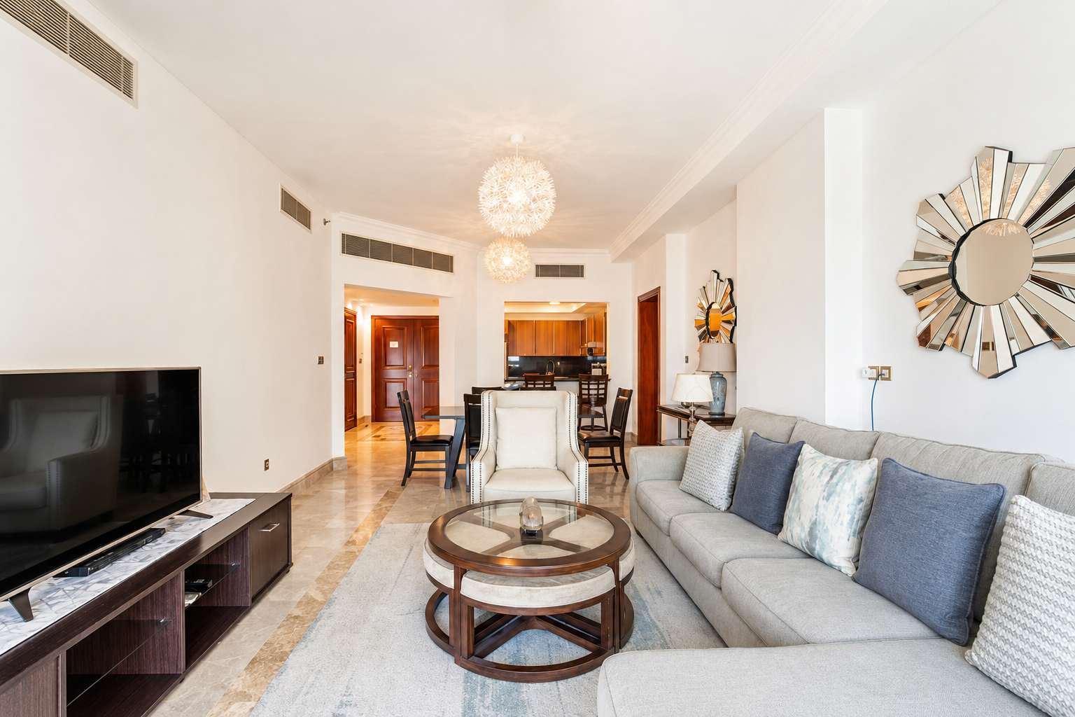 Sea View Beach Front Apartment Fairmont Palm - Image 2