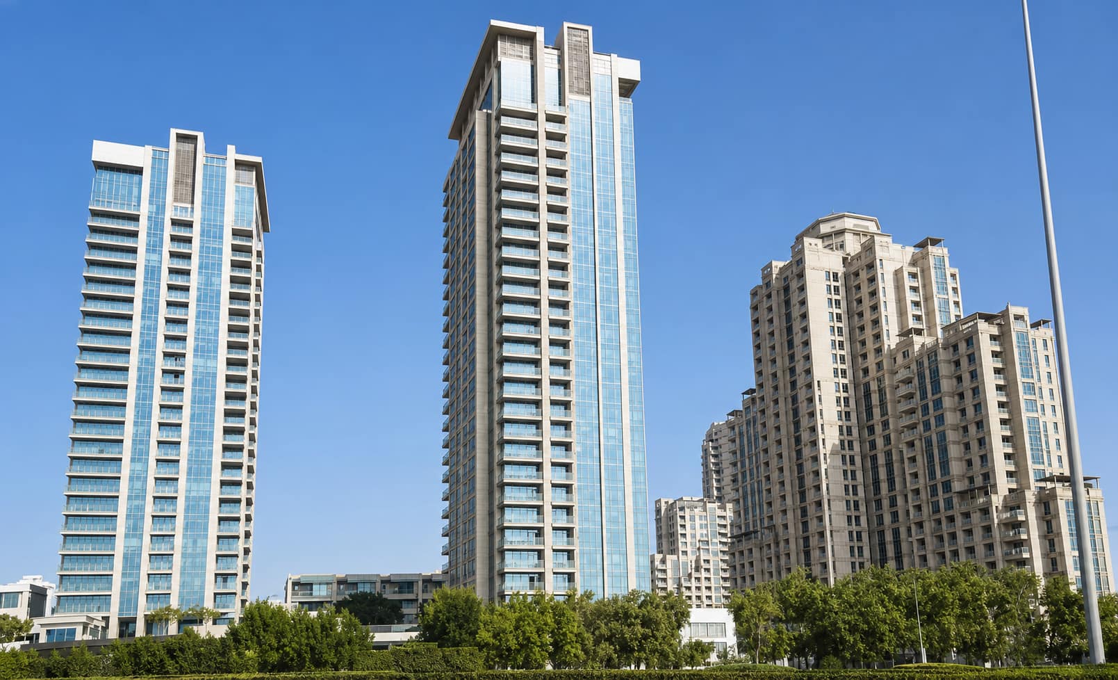 Golf Course Views Apartment in Dubai - Image 17