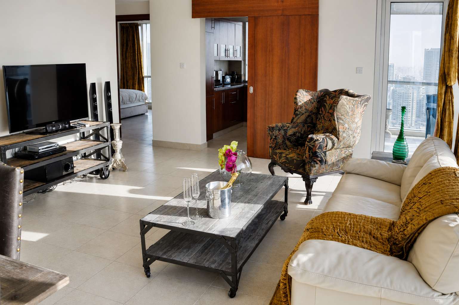 Golf Course Views Apartment in Dubai - Image 5