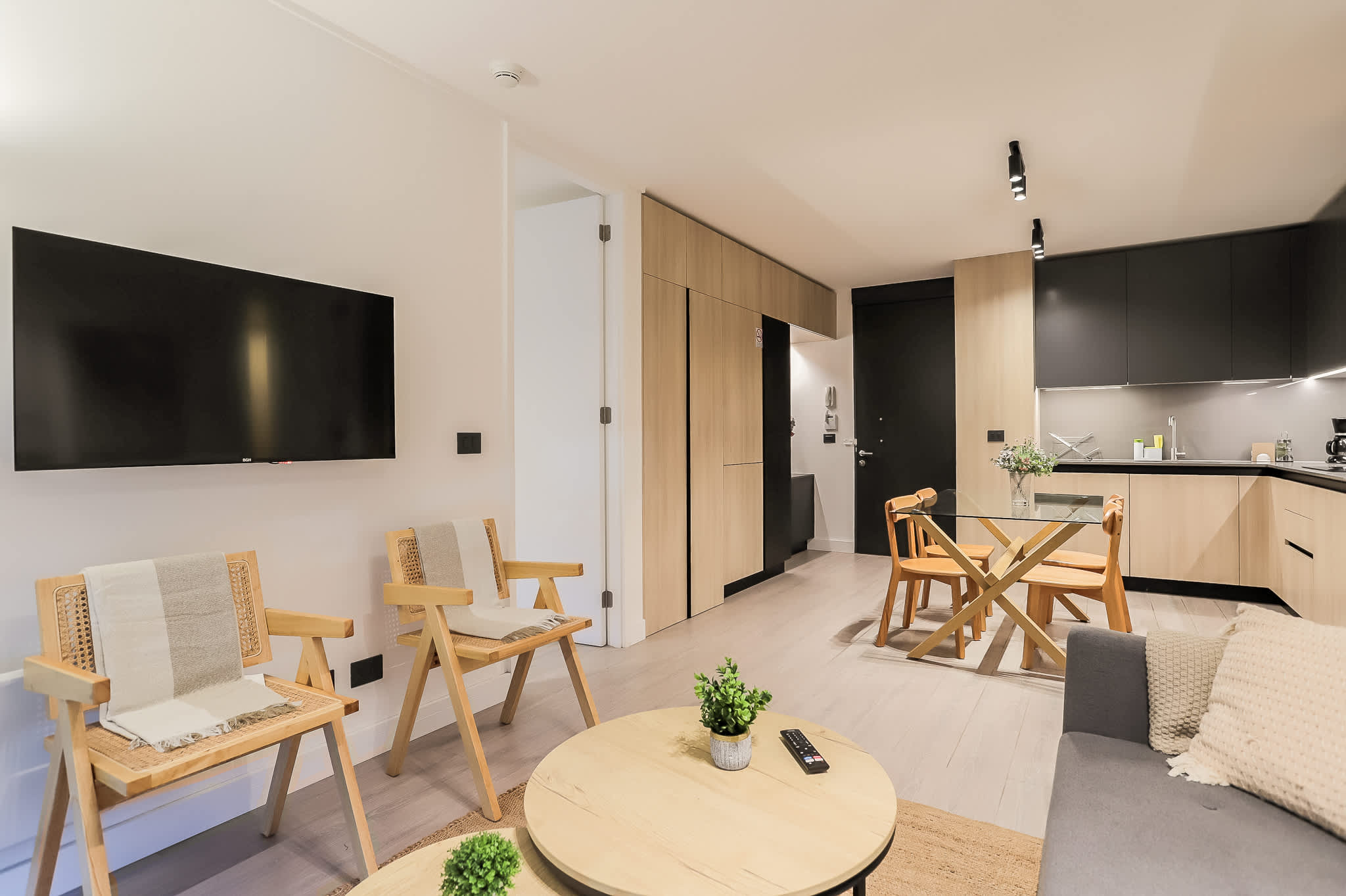 Stylish 2BR | Las Condes Comfort for 5 Guests