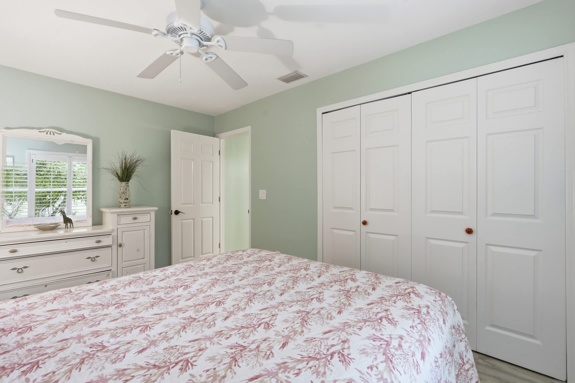Centrally Located Pool Home in Naples | Photo 18