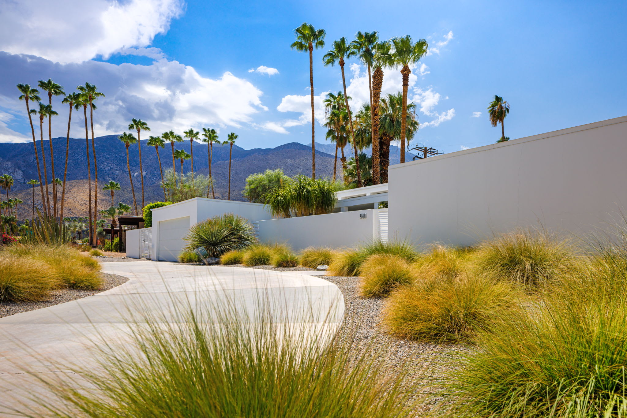 The Bond House in Palm Springs, California by Luxus Vacation Properties