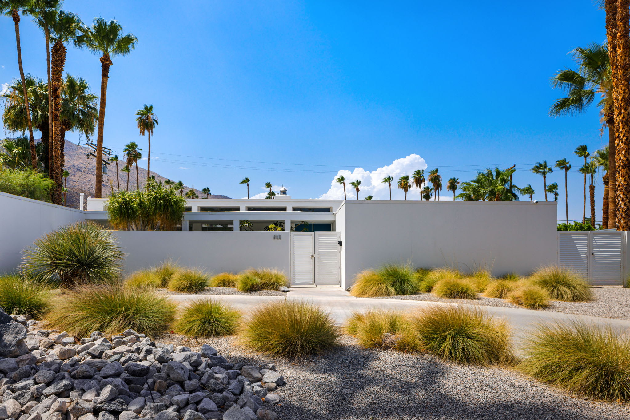 The Bond House in Palm Springs, California by Luxus Vacation Properties