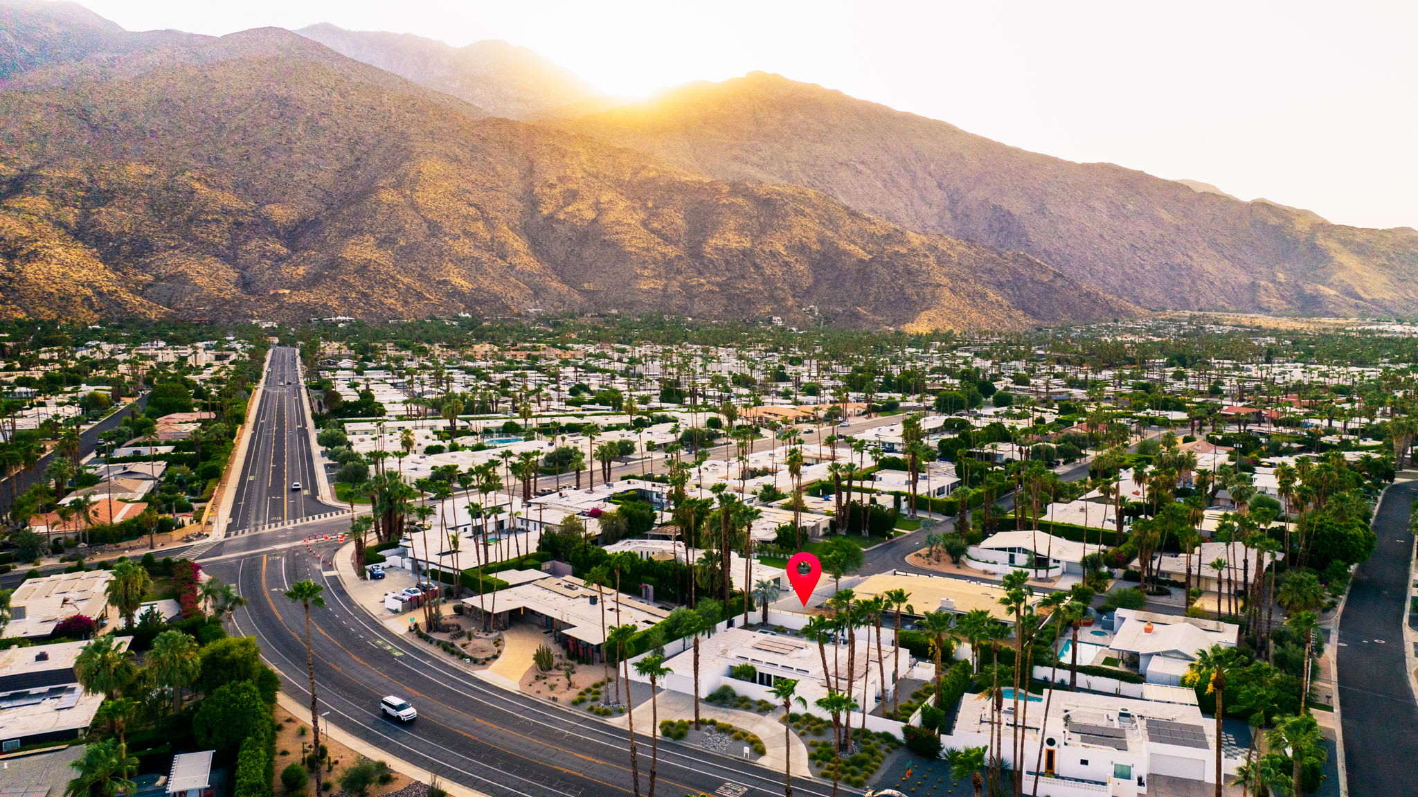 The Bond House in Palm Springs, California by Luxus Vacation Properties