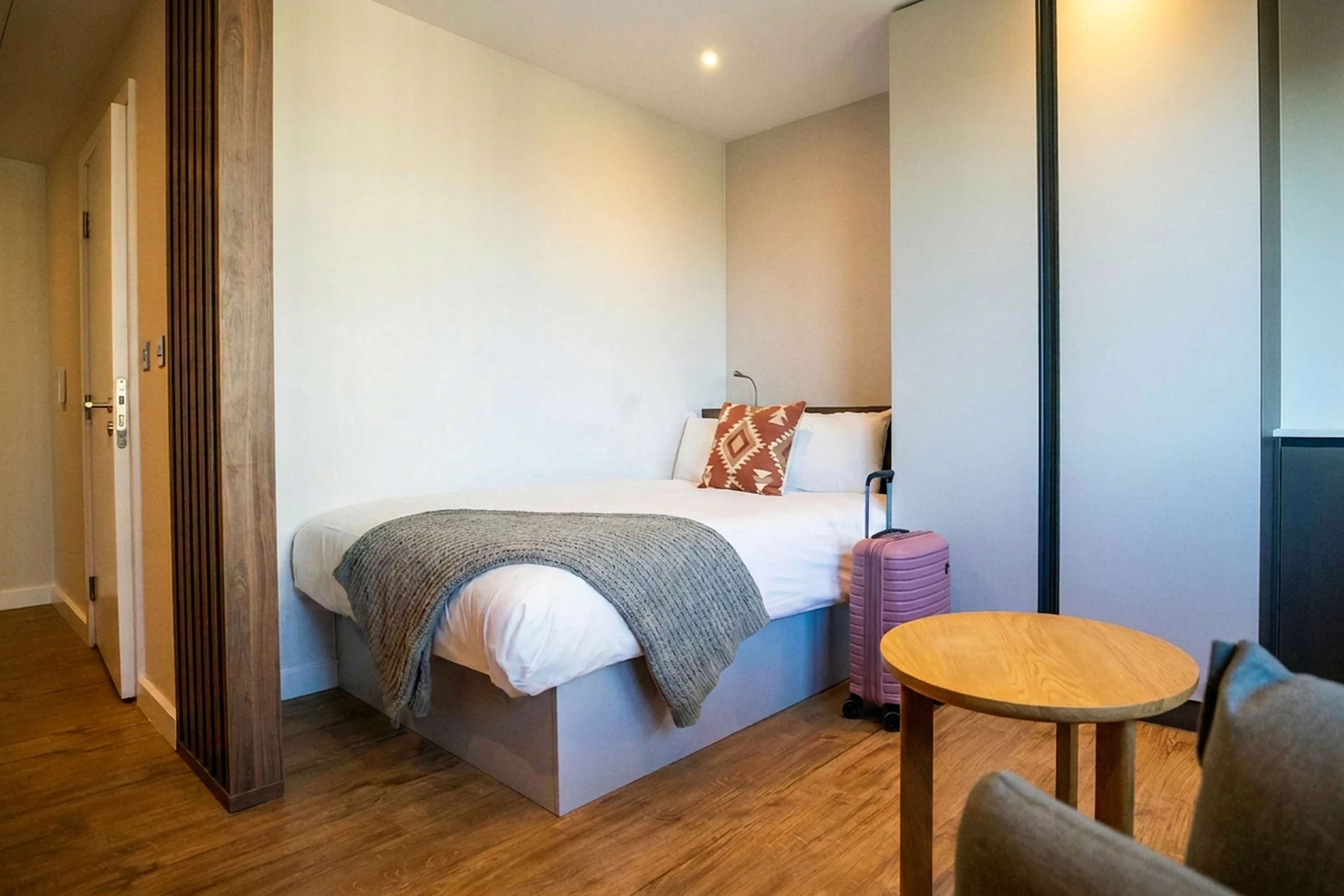Modern Studio | Coworking + Gym | StayCozy
