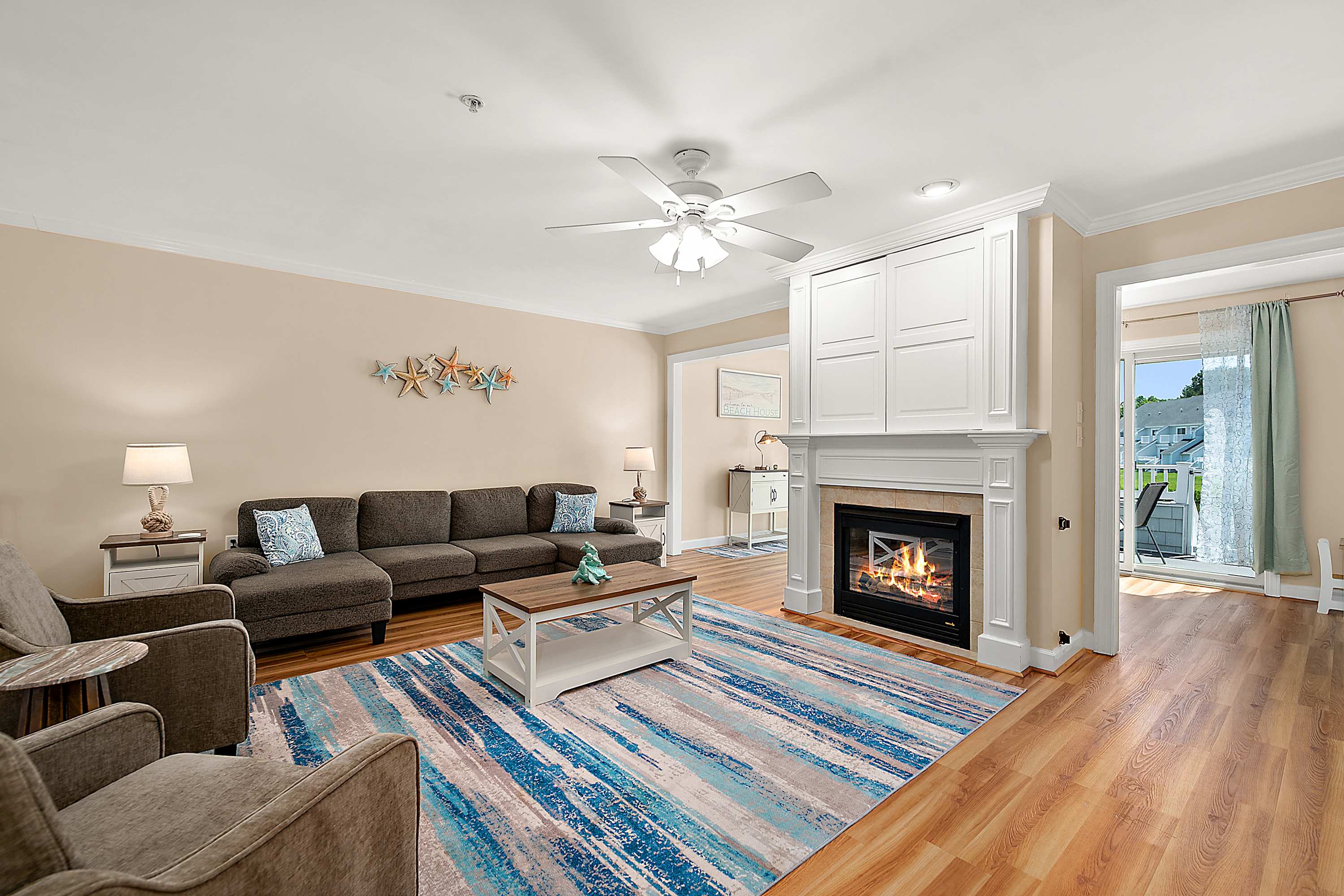 Large Waterfront Townhome with Great Amenities | Photo 2