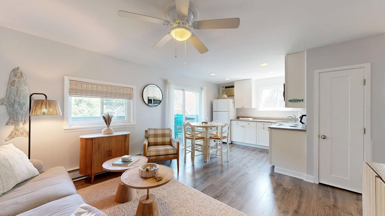 Lost Compass - 72 Sussex St #5