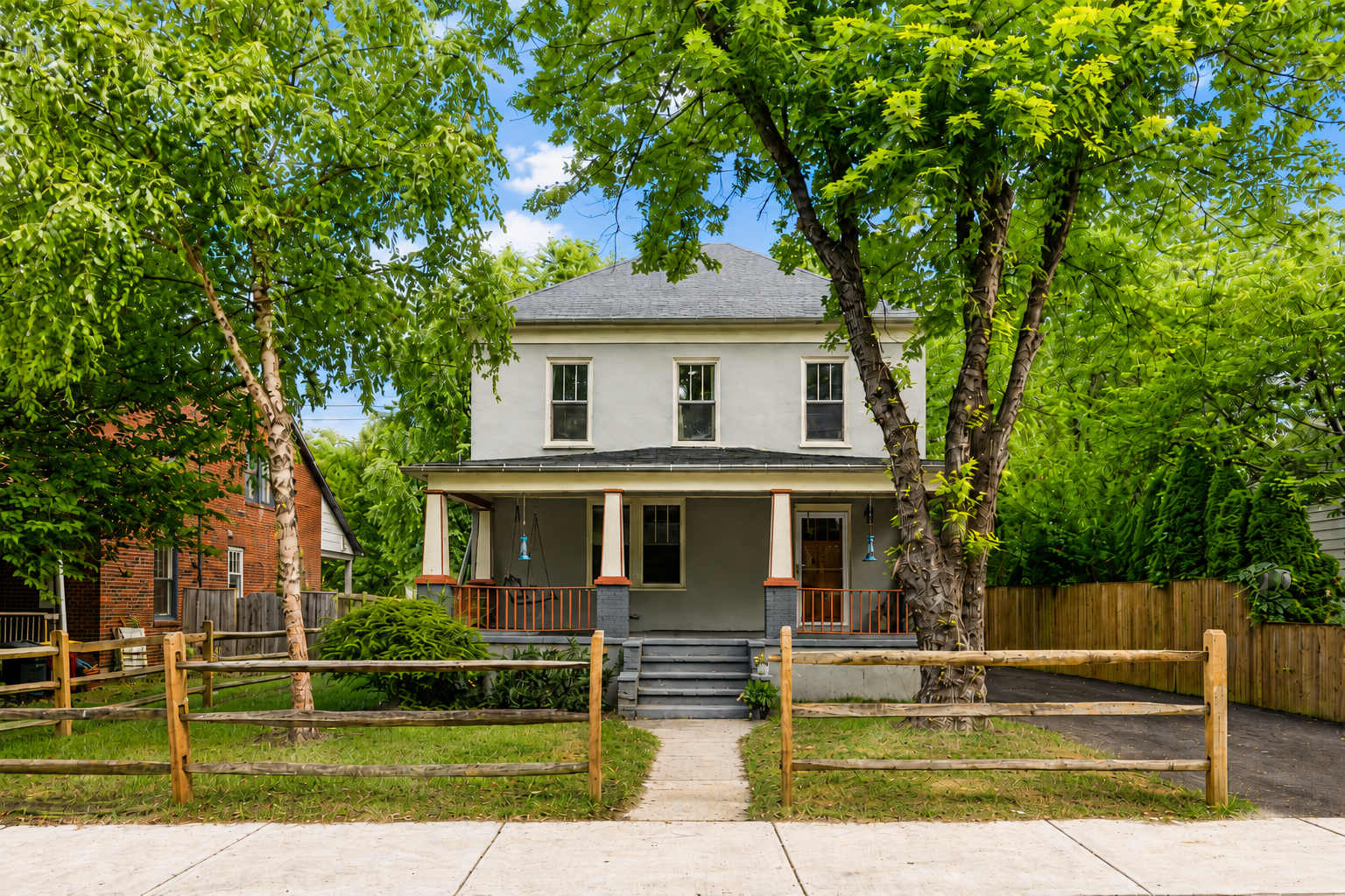 Whether you're walking through historic streets, hiking mountain overlooks, or simply enjoying a quiet evening at home, this retreat puts you close to it all.
