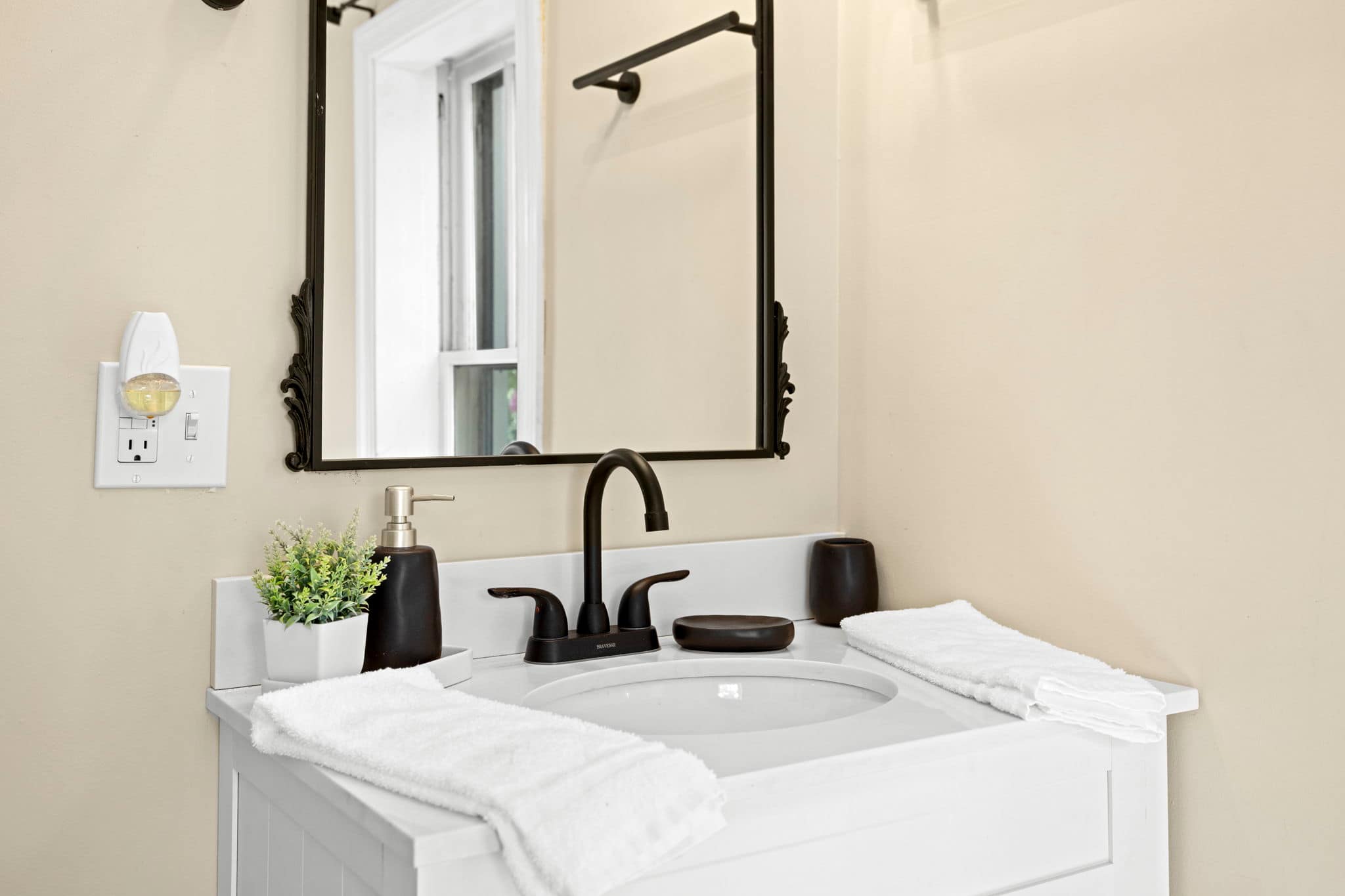 Cozy Getaway Near History, Hiking & Adventure