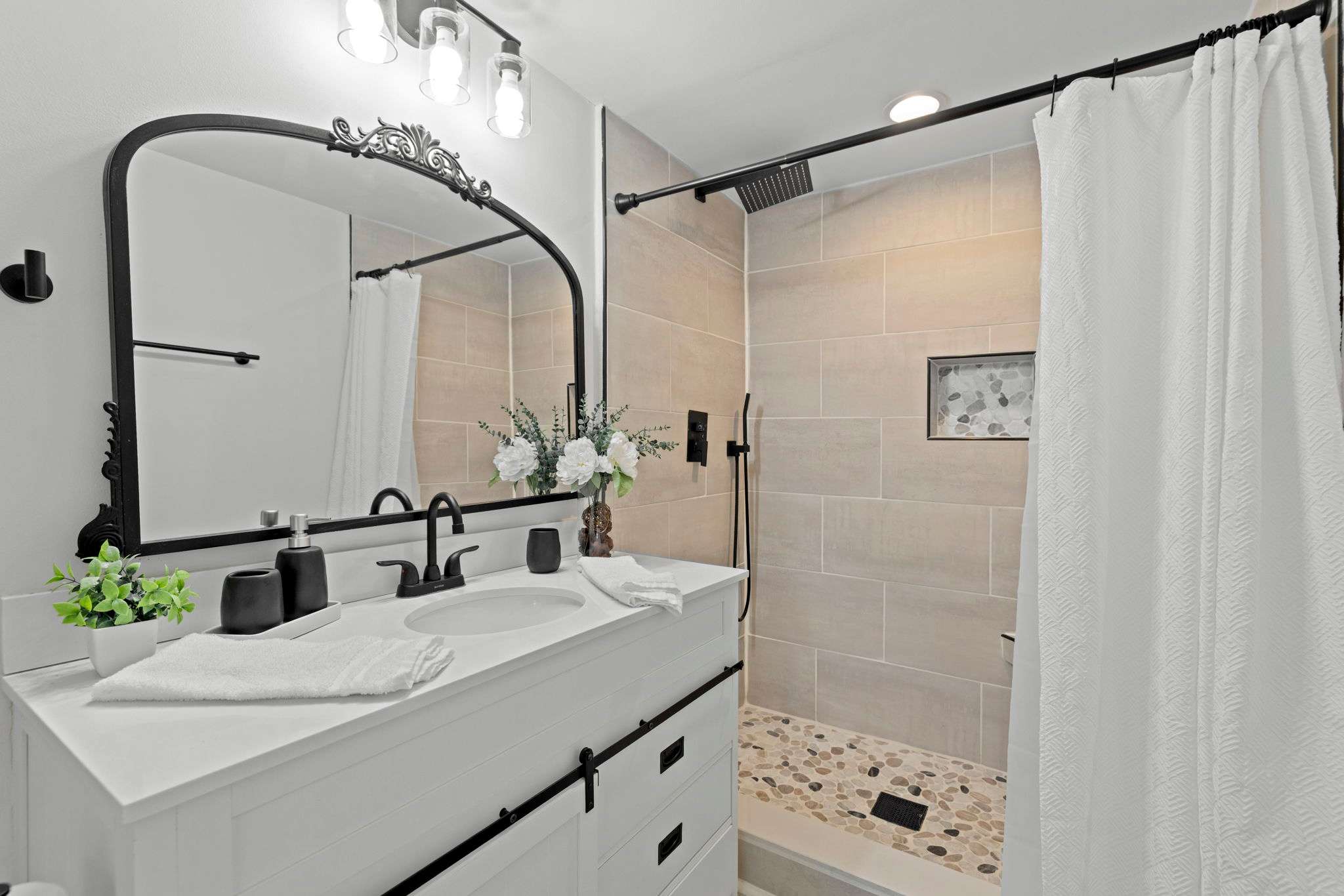 Cozy Getaway Near History, Hiking & Adventure