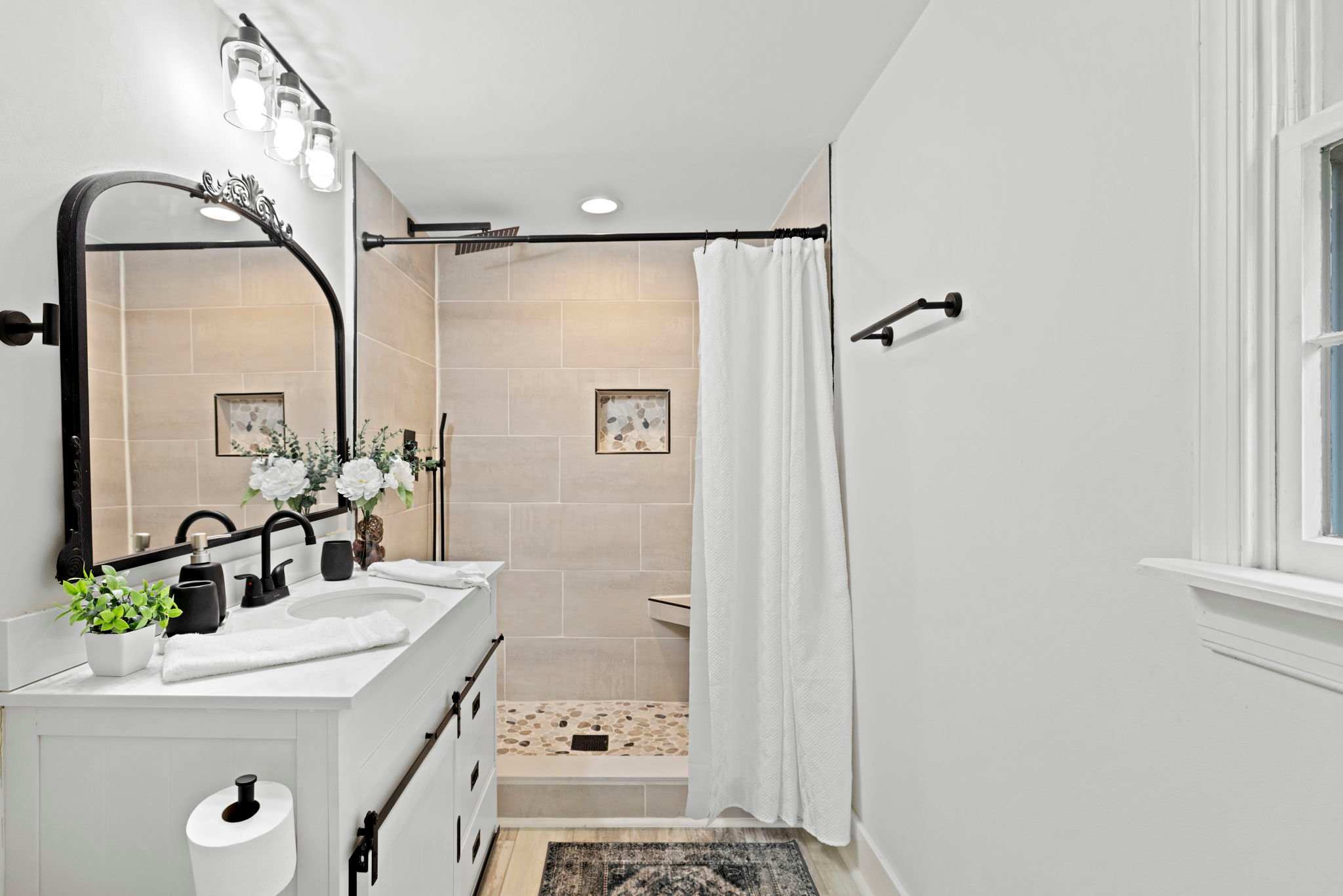 Cozy Getaway Near History, Hiking & Adventure