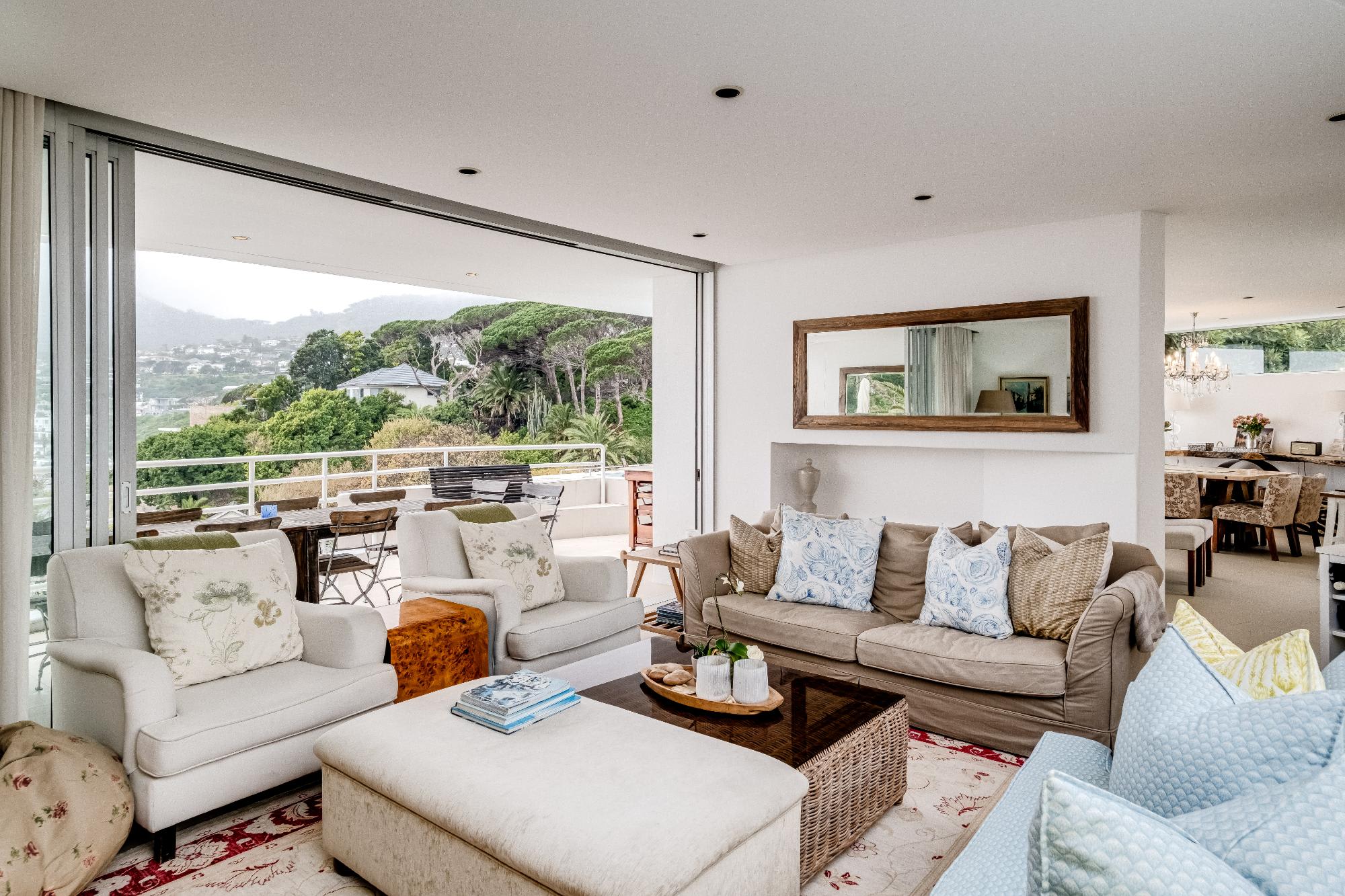Six Bedroom Holiday Villa on Three Levels w Pool Silvertree 7