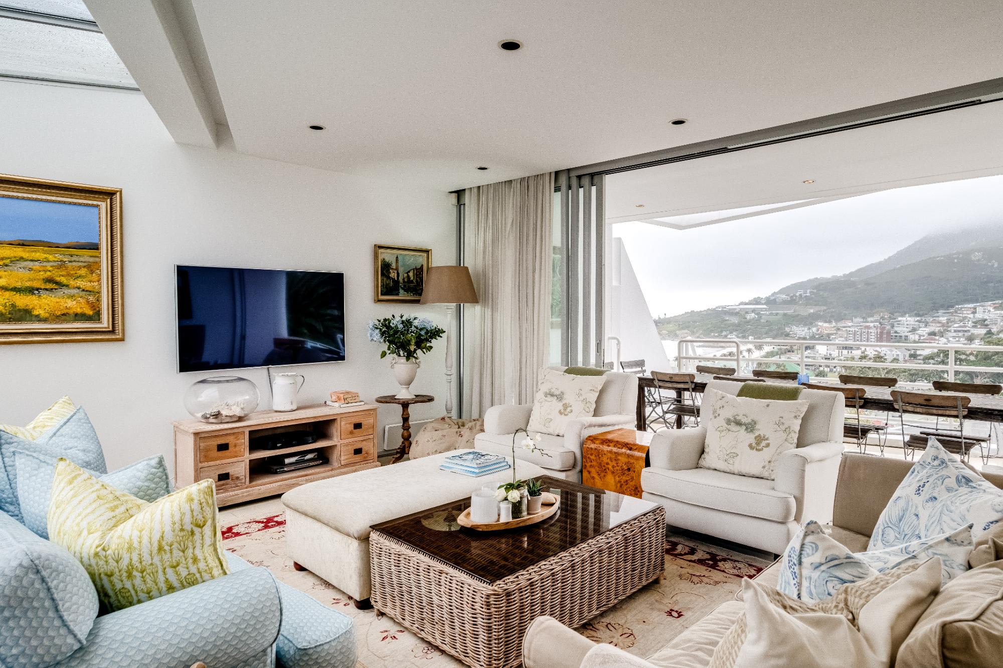 Six Bedroom Holiday Villa on Three Levels w Pool Silvertree
