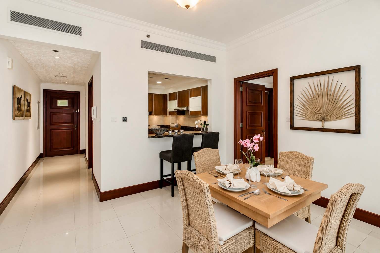Palm Jumeirah Beach Access Apartment - Image 5